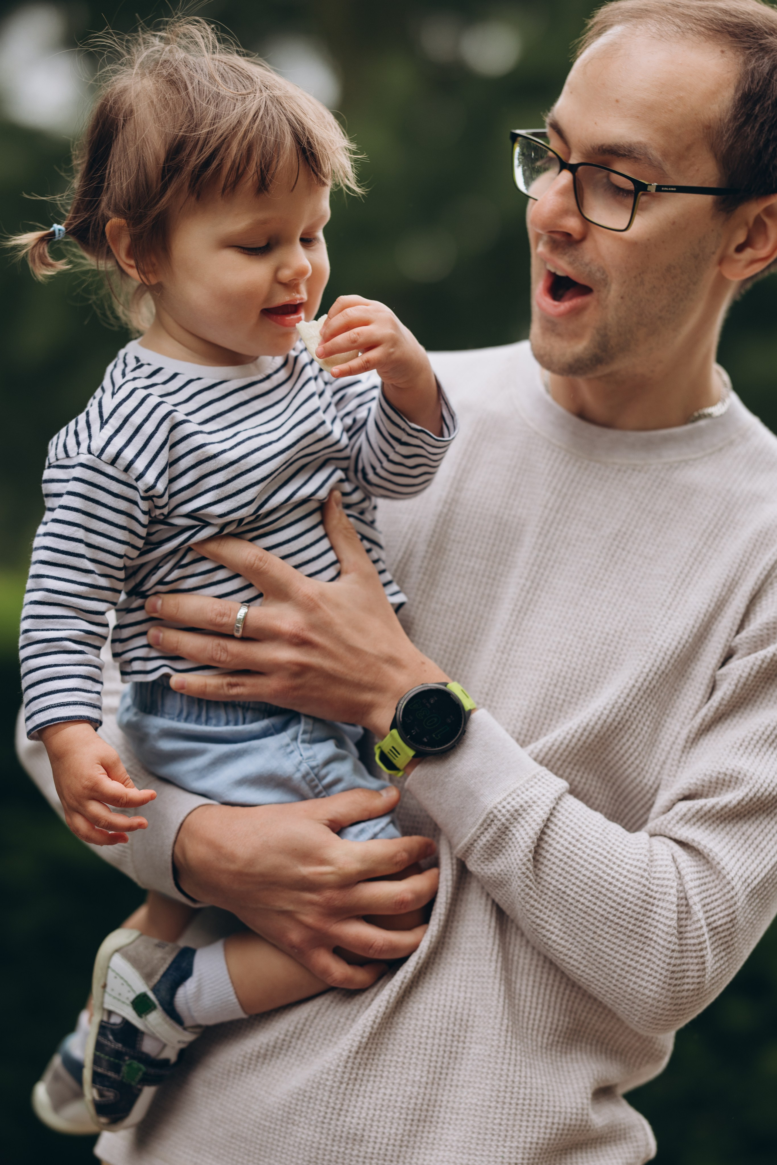 Milena with parents (Greenwich Park). Anastasia Klink, Photographer in London