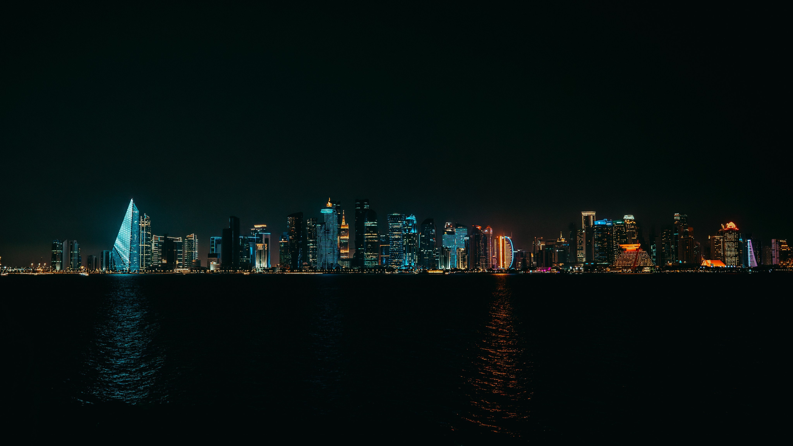 Roaming. Mike Avelli