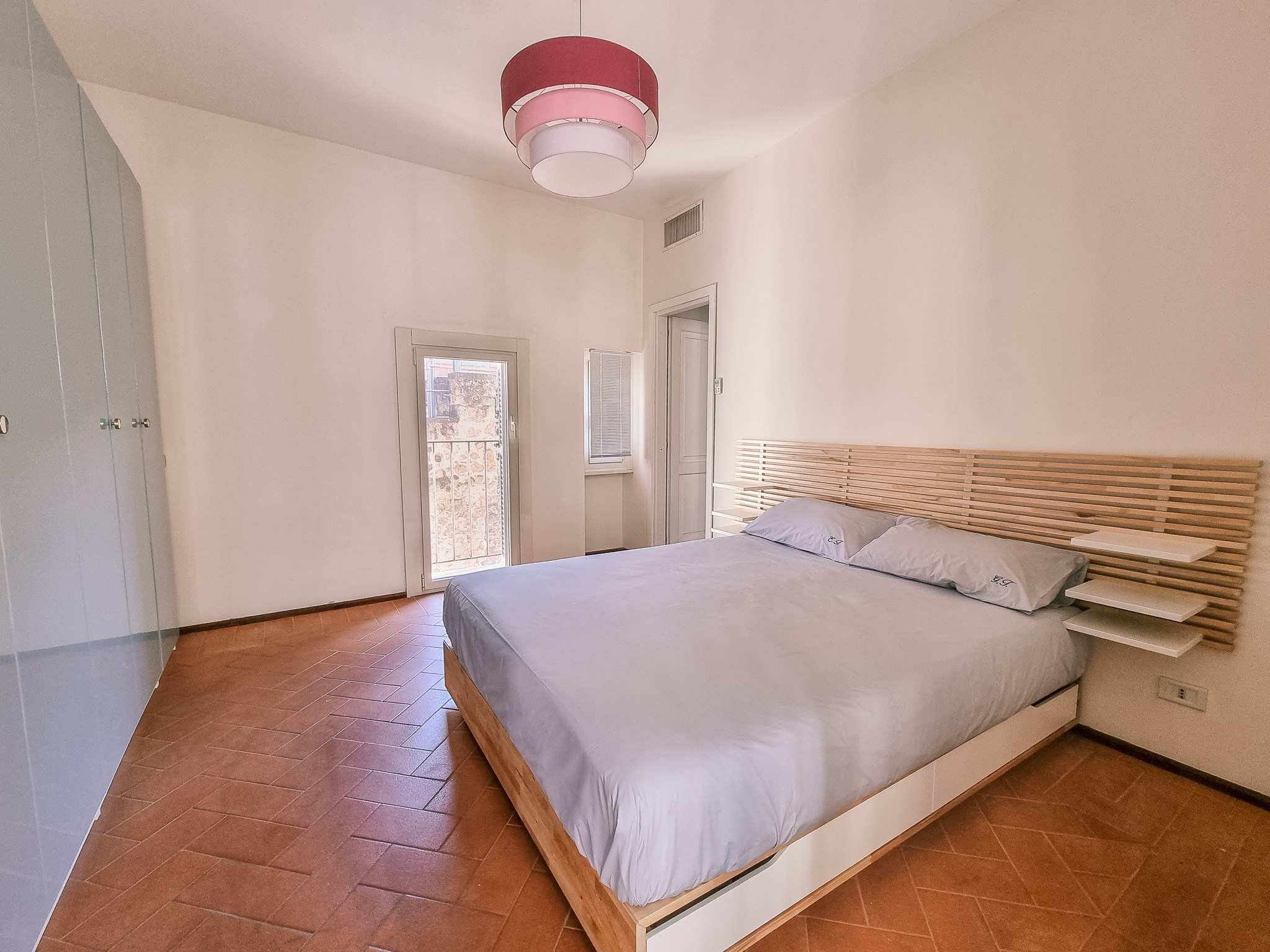 Borgo Pio Penthouse. Elizaveta Razumova: Cinematic Photography for Love, Weddings, Portraits & Brands