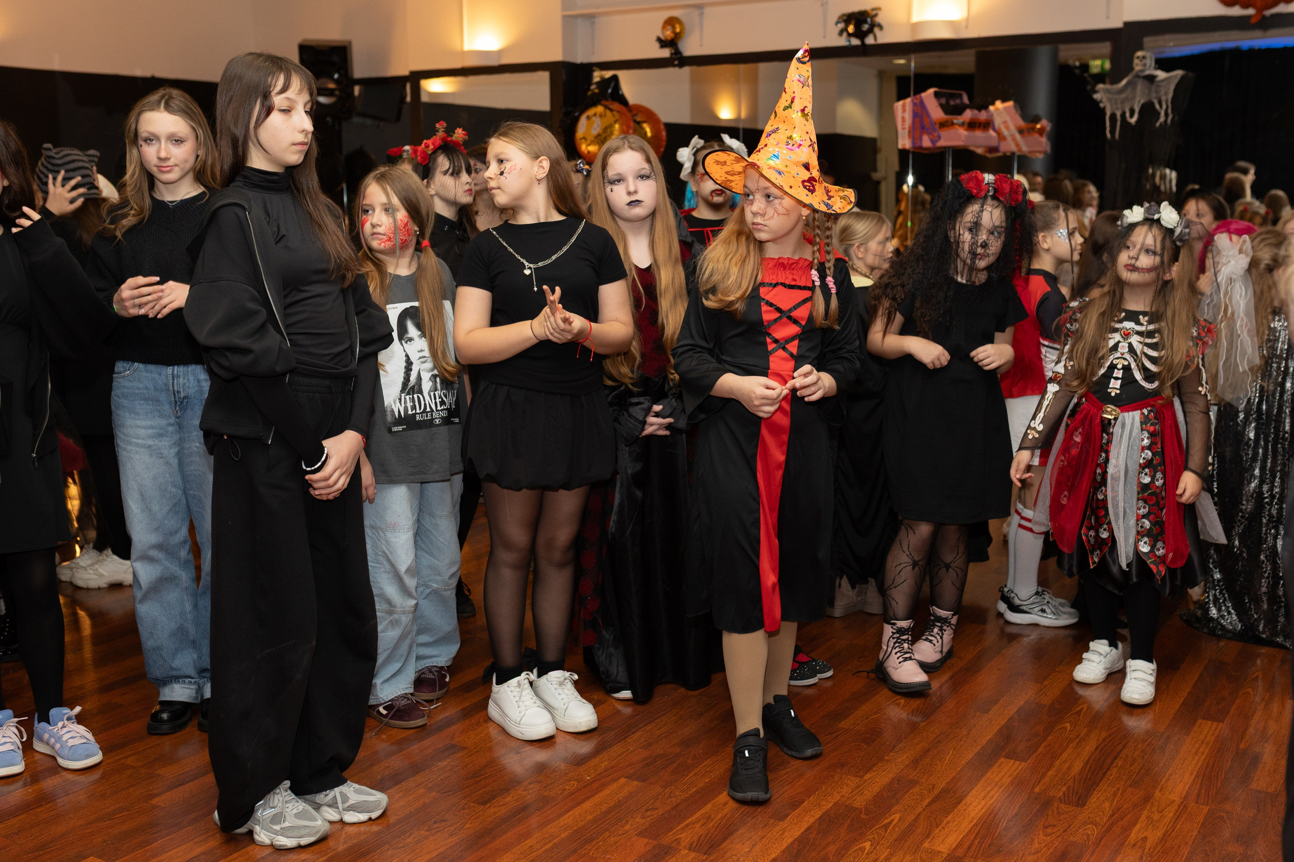 Leo dance studio Helloween 2025. Семейный и детский фотограф в Варшаве Мила Бобровская