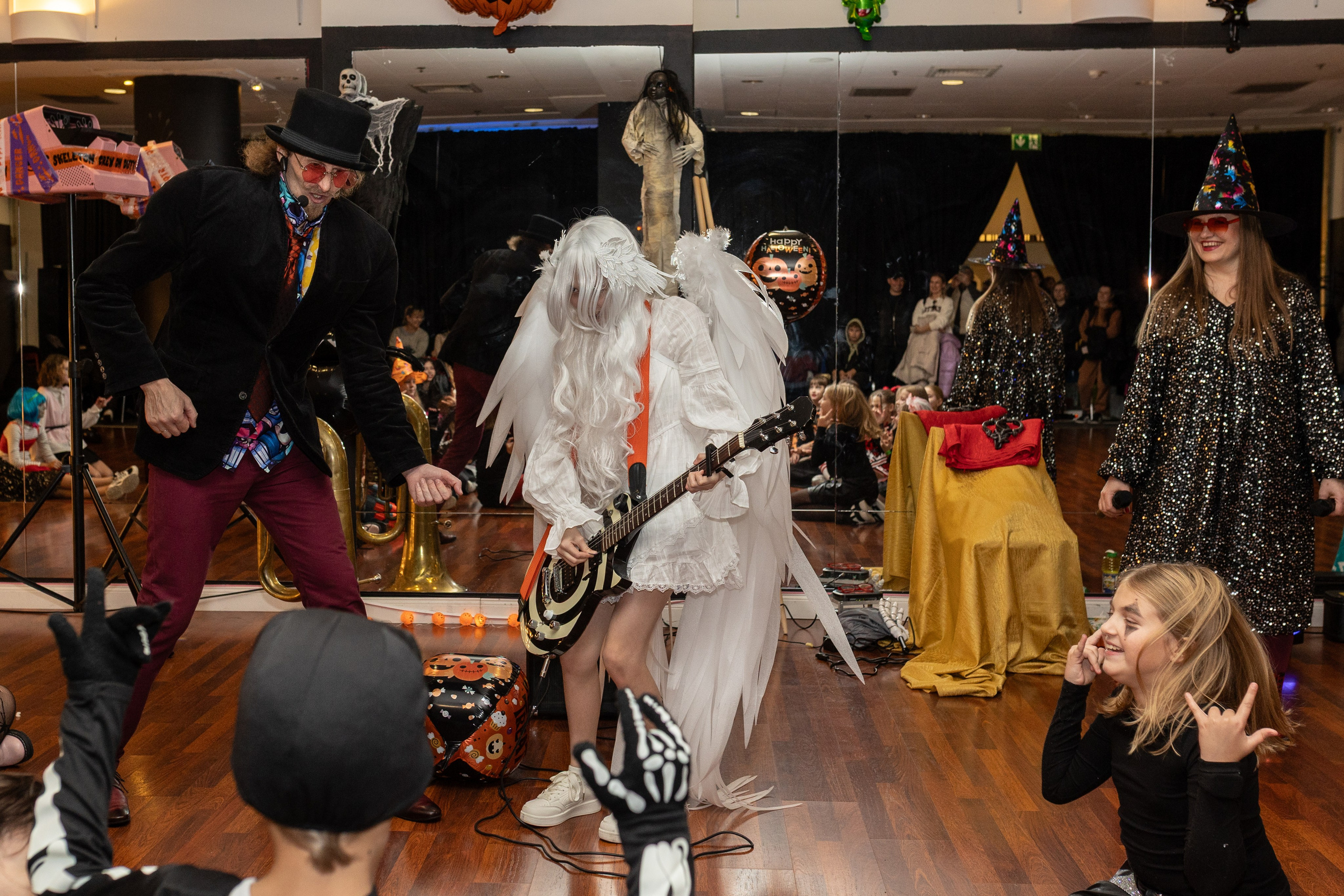 Leo dance studio Helloween 2025. Семейный и детский фотограф в Варшаве Мила Бобровская