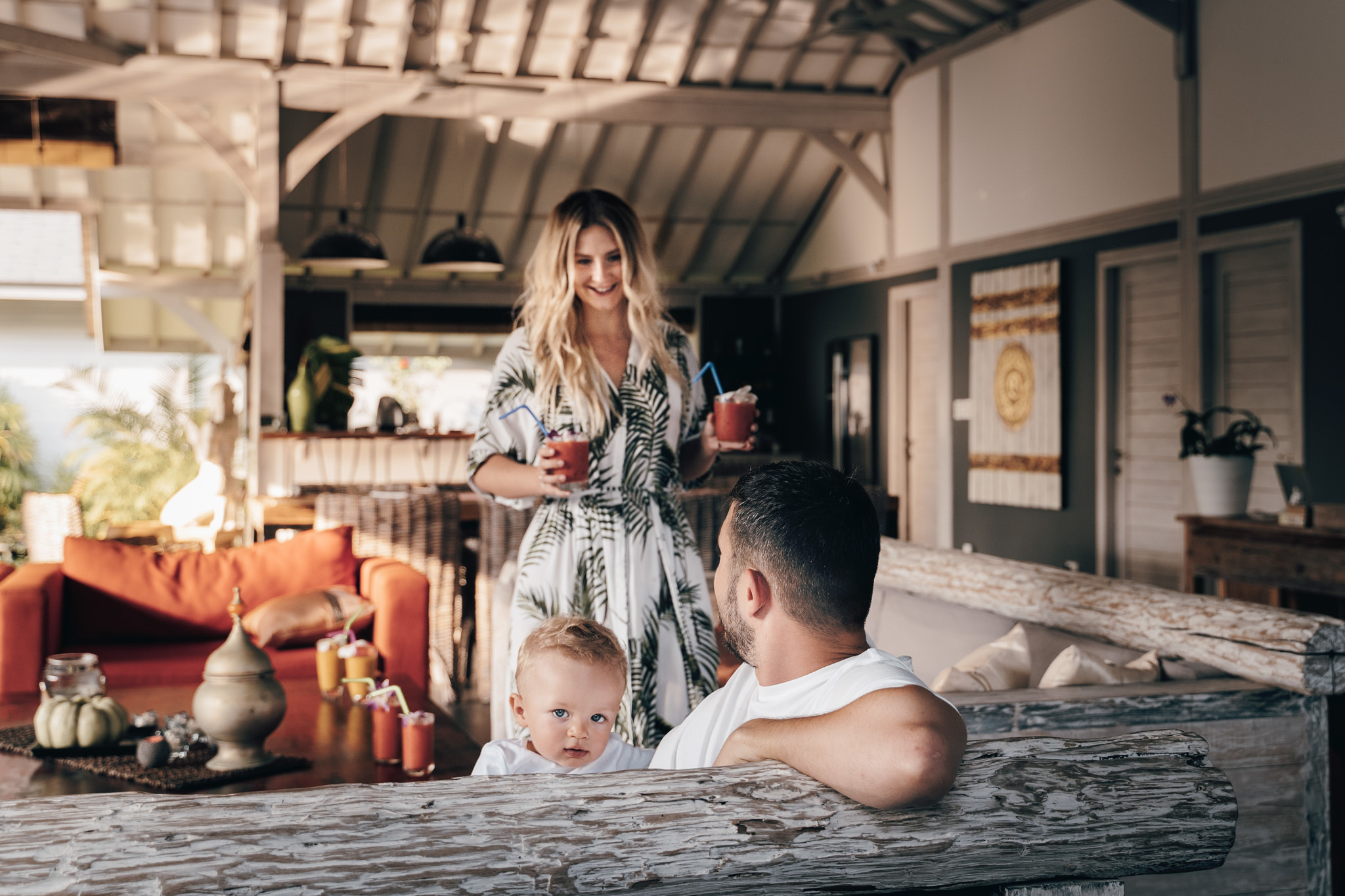 Family photoshoot at the villa. DiaFoto — Wow Photographer in Barcelona | Premium Barcelona Photoshoot Experience