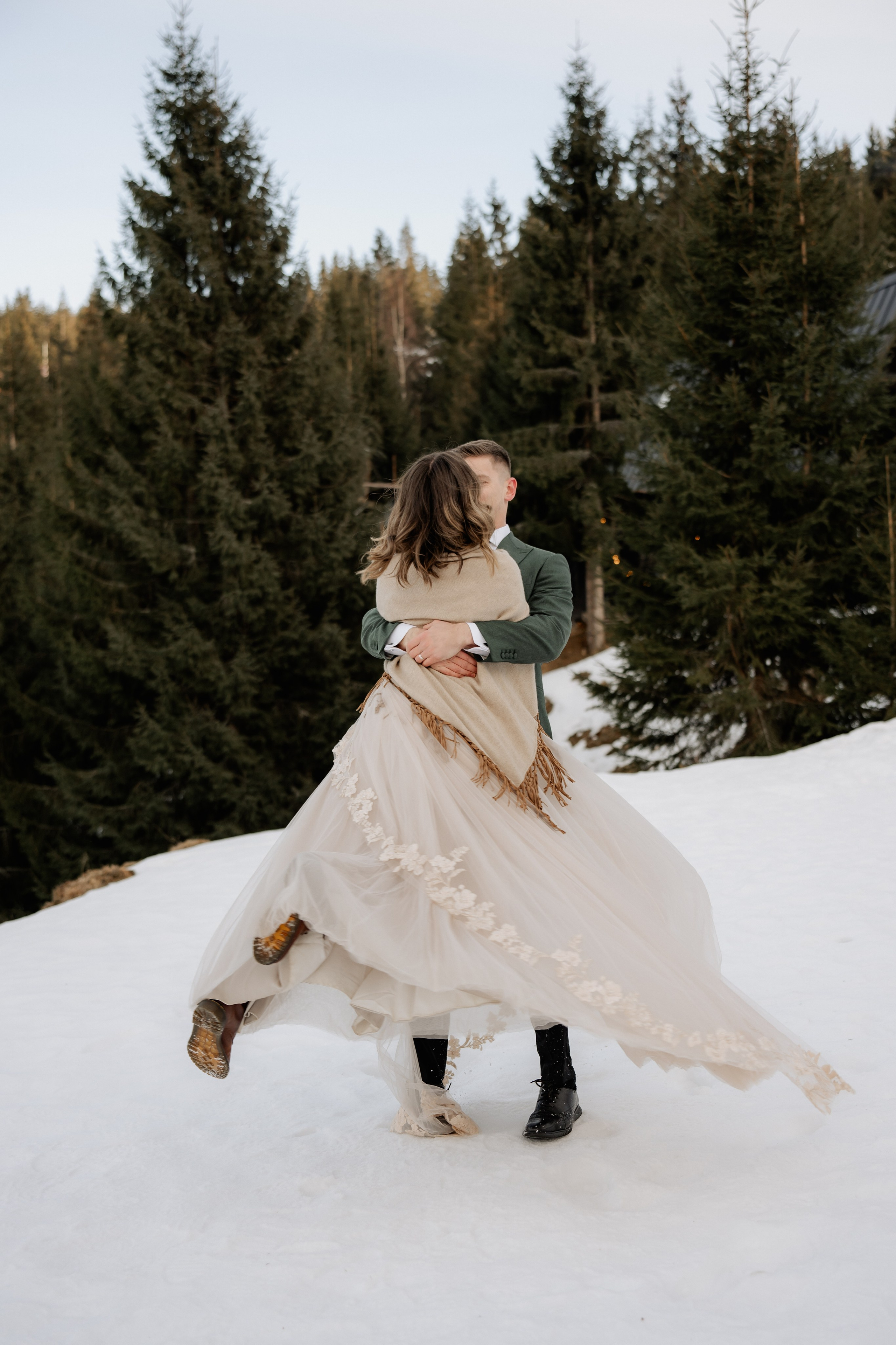 Stefania + Alex | Mountain Elopement Wedding. Proud Vision Weddings | Wedding Photography & Film — Servicii profesionale Foto Video Nunta Iasi