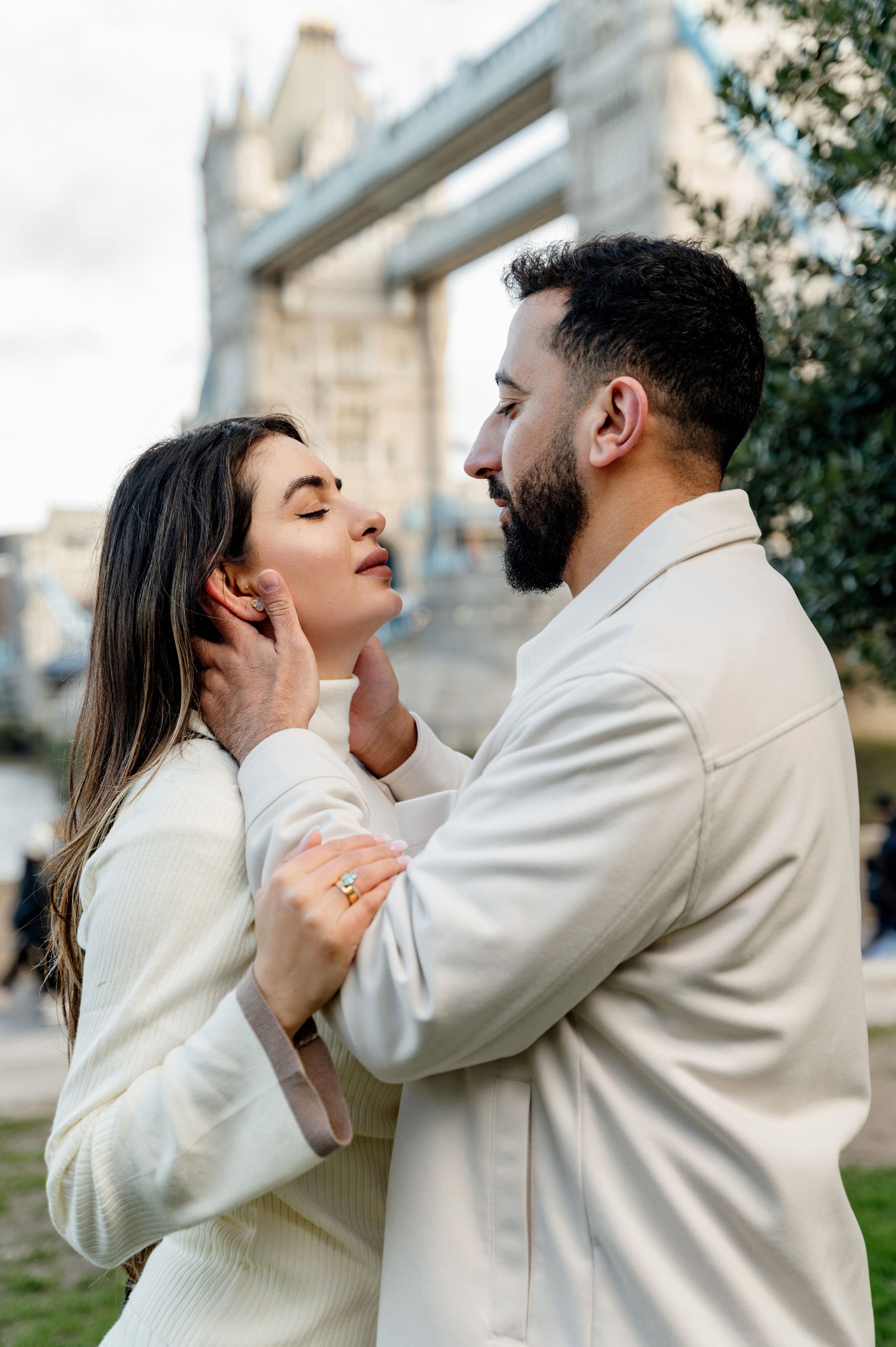 Tower Bridge Mahmood&Yalo. FAMILY AND WEDDING PHOTOGRAPHER IN LONDON MARINA RIVA