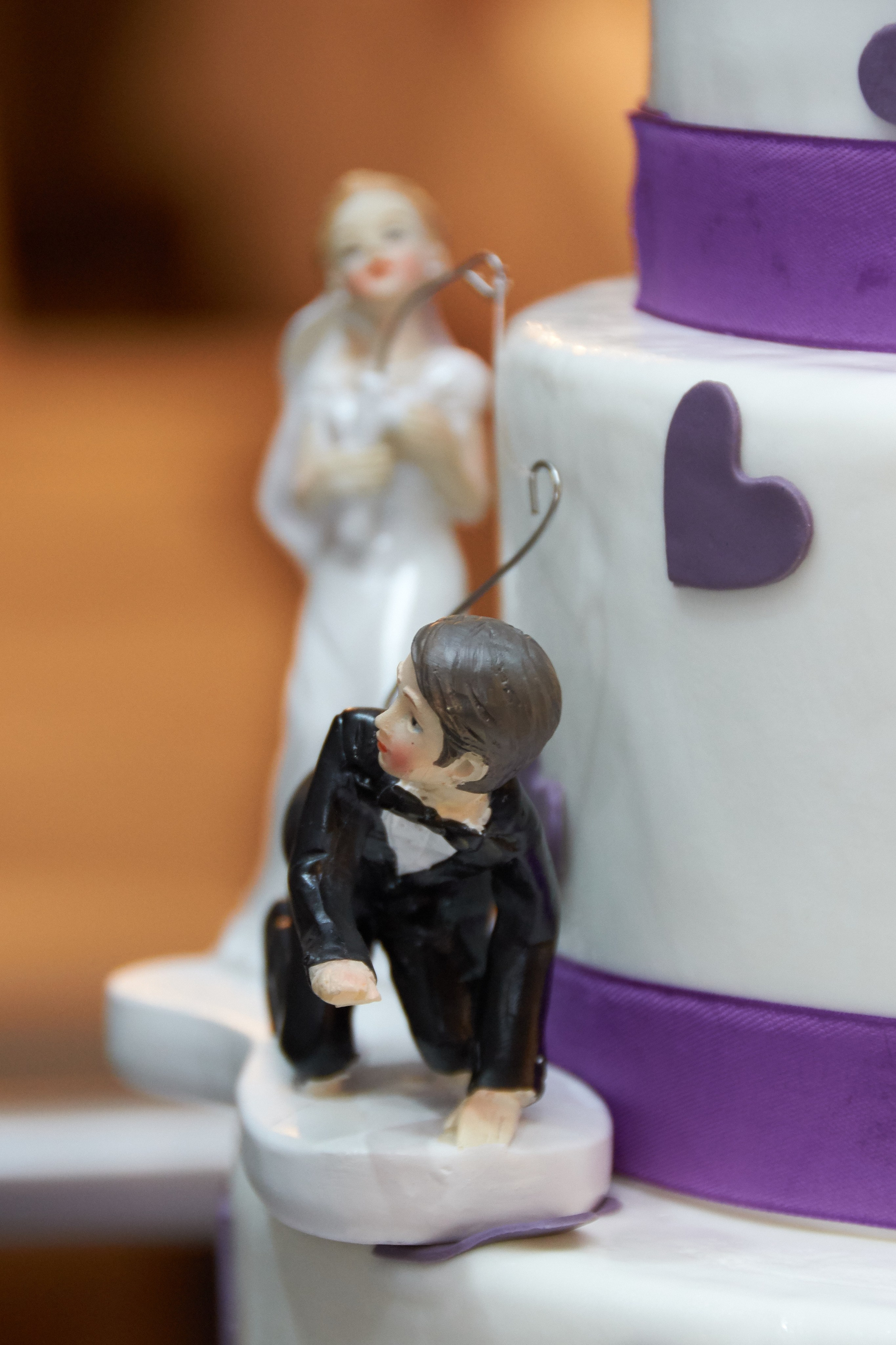 Cât ne costă nunta? Ghid complet pentru viitori miri, cost nunta, ce cheltuieli avem la nunta, cat costa dj, cat costa buchetul de mireasa, cost buchet nasa, cost formatie, cost band, cost saxofon, cost fotograf nunta, cost videograf nunta, cost salon de nunta