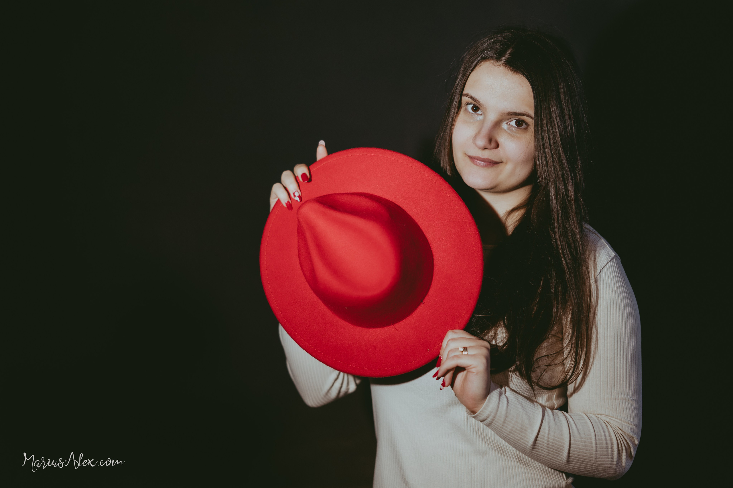 Individual Studio. Marius Alex fotograf de eveniment si portret din Suceava