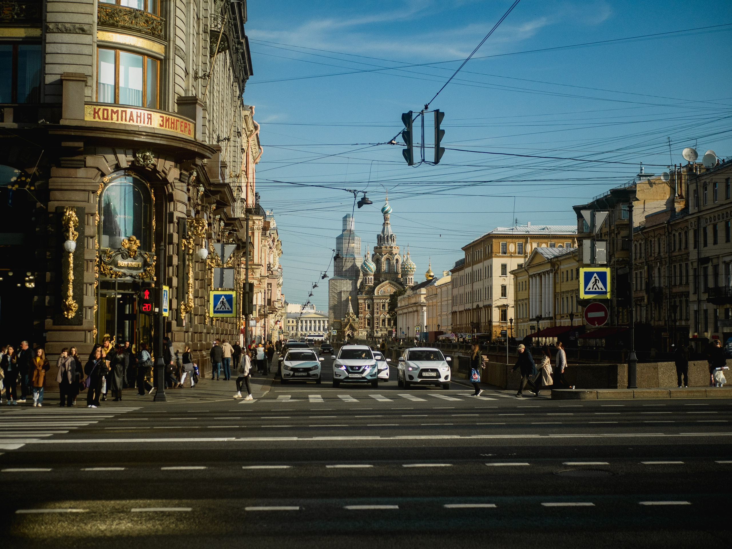 Saint-Petersbourg. Photographe sur Cote d’Azur. Portraits de familles, couples, enfants, événements