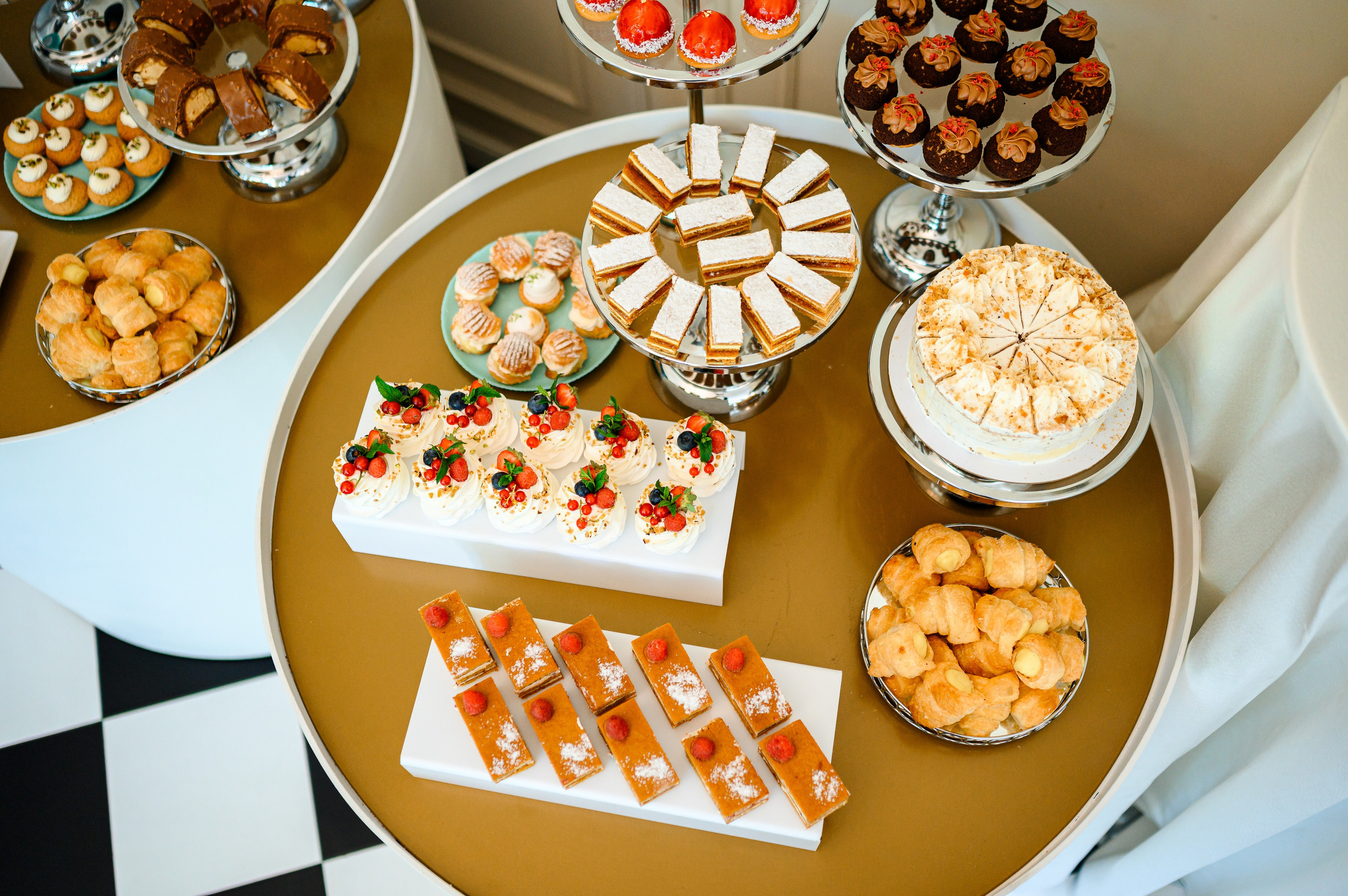 Madalina & Ovidiu. Mugurel Olteanu Fotograf