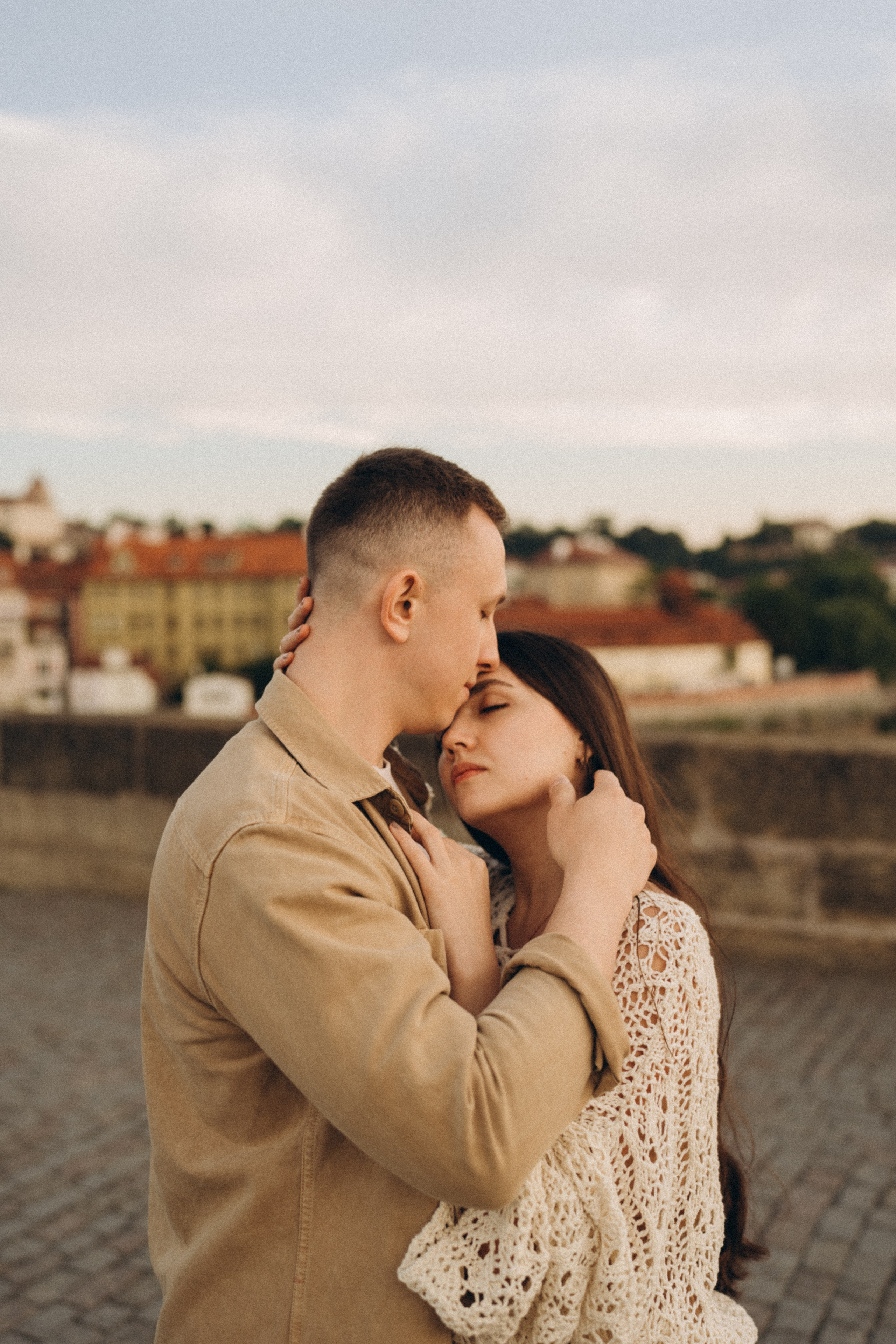 Prag Paarshooting. Elumi Fotografin Madeira