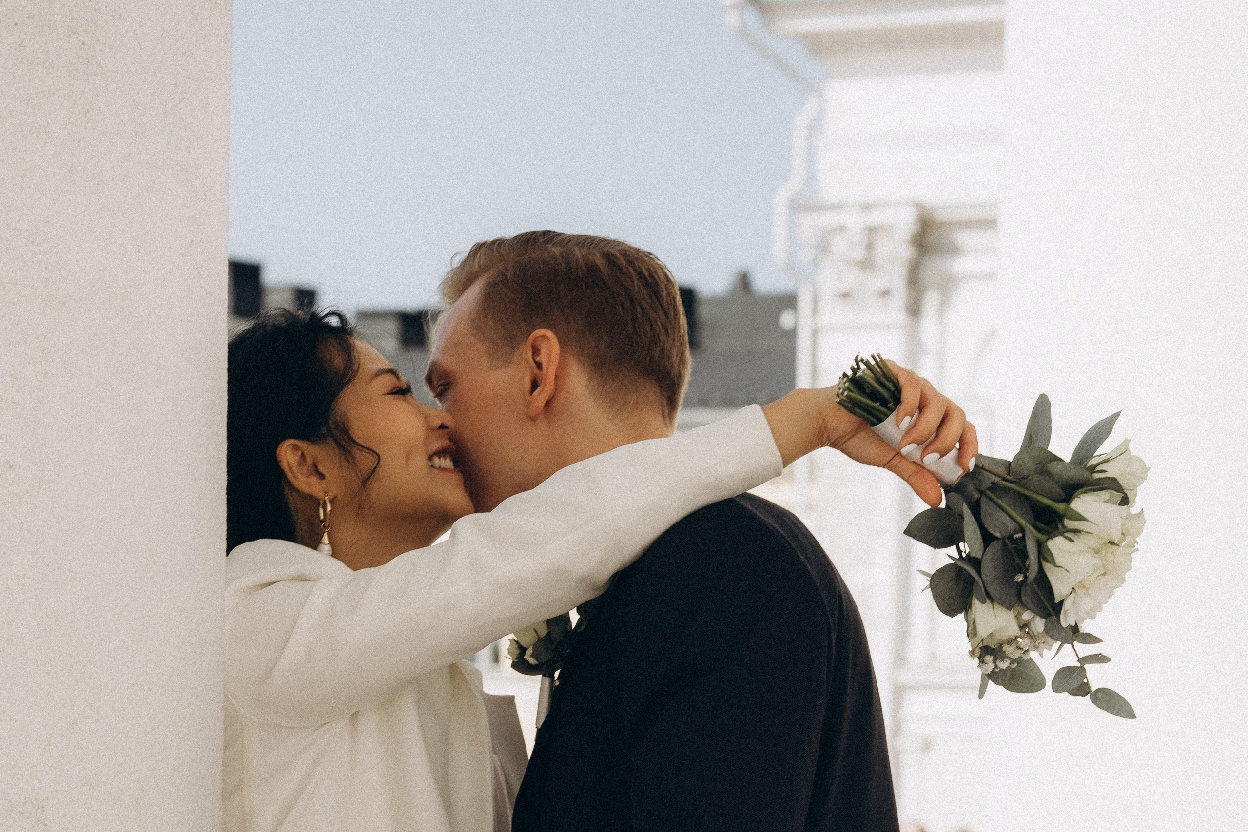 City wedding. Wedding and portrait photographer in Helsinki Vickan O