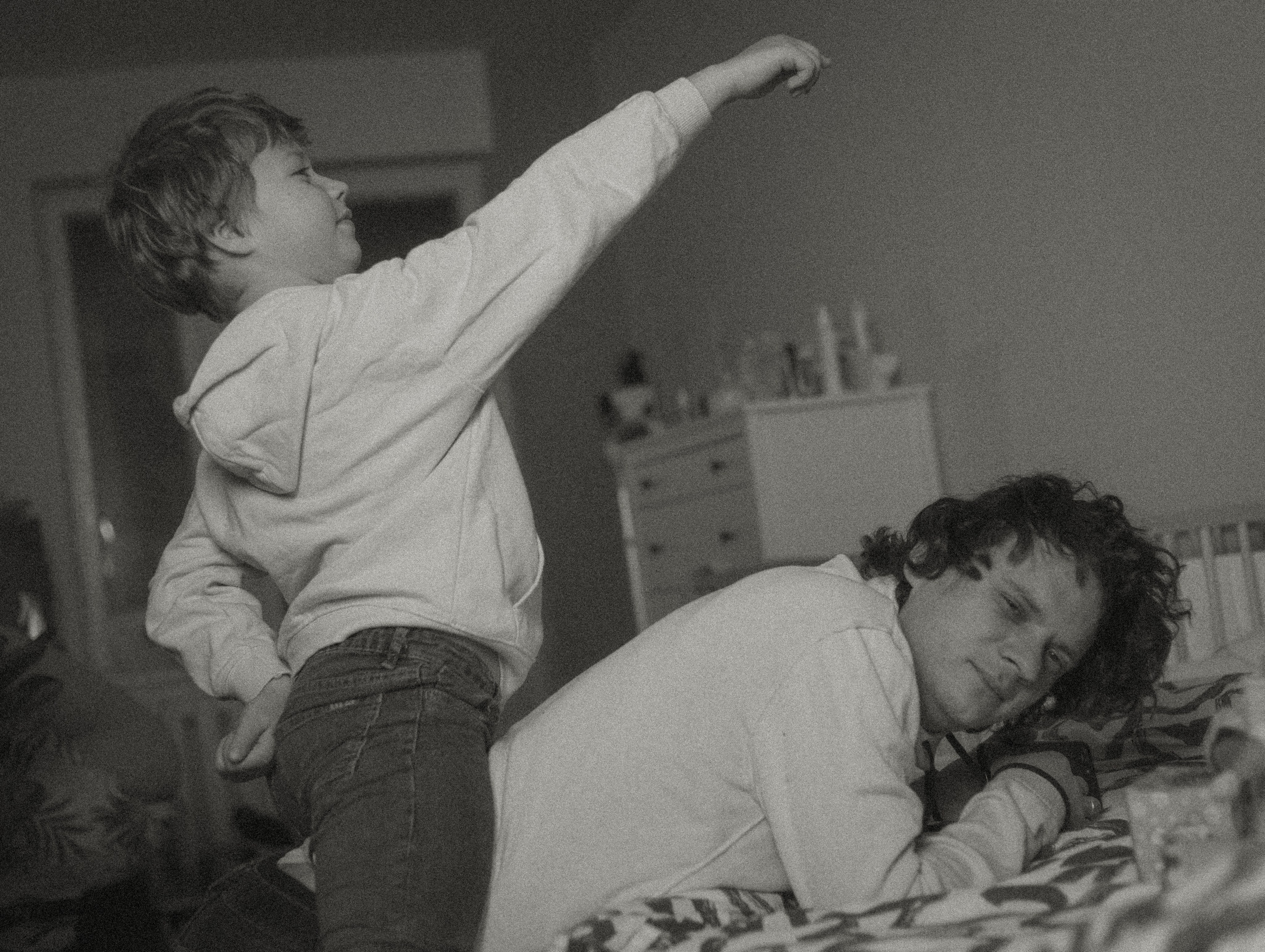 Séance photo de famille pour Noël. Histoires d’amour, séances photos de famille et de mariage en France