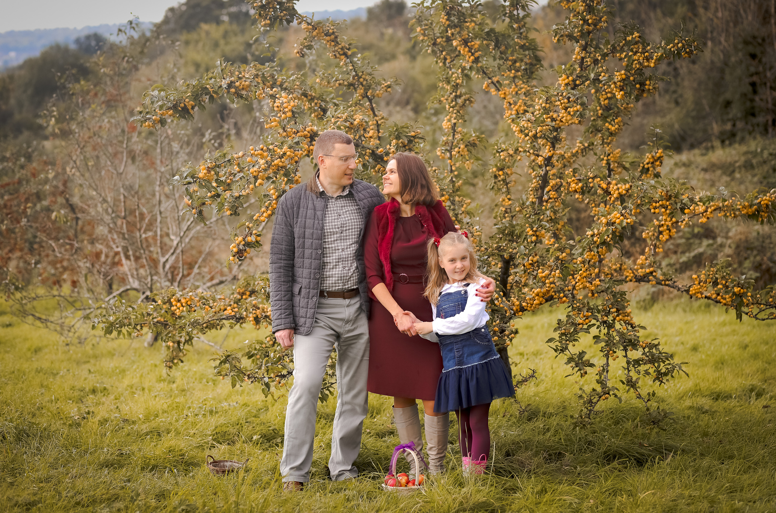Apples. Family & children’s photographer in Herts & West London Iryna Blair