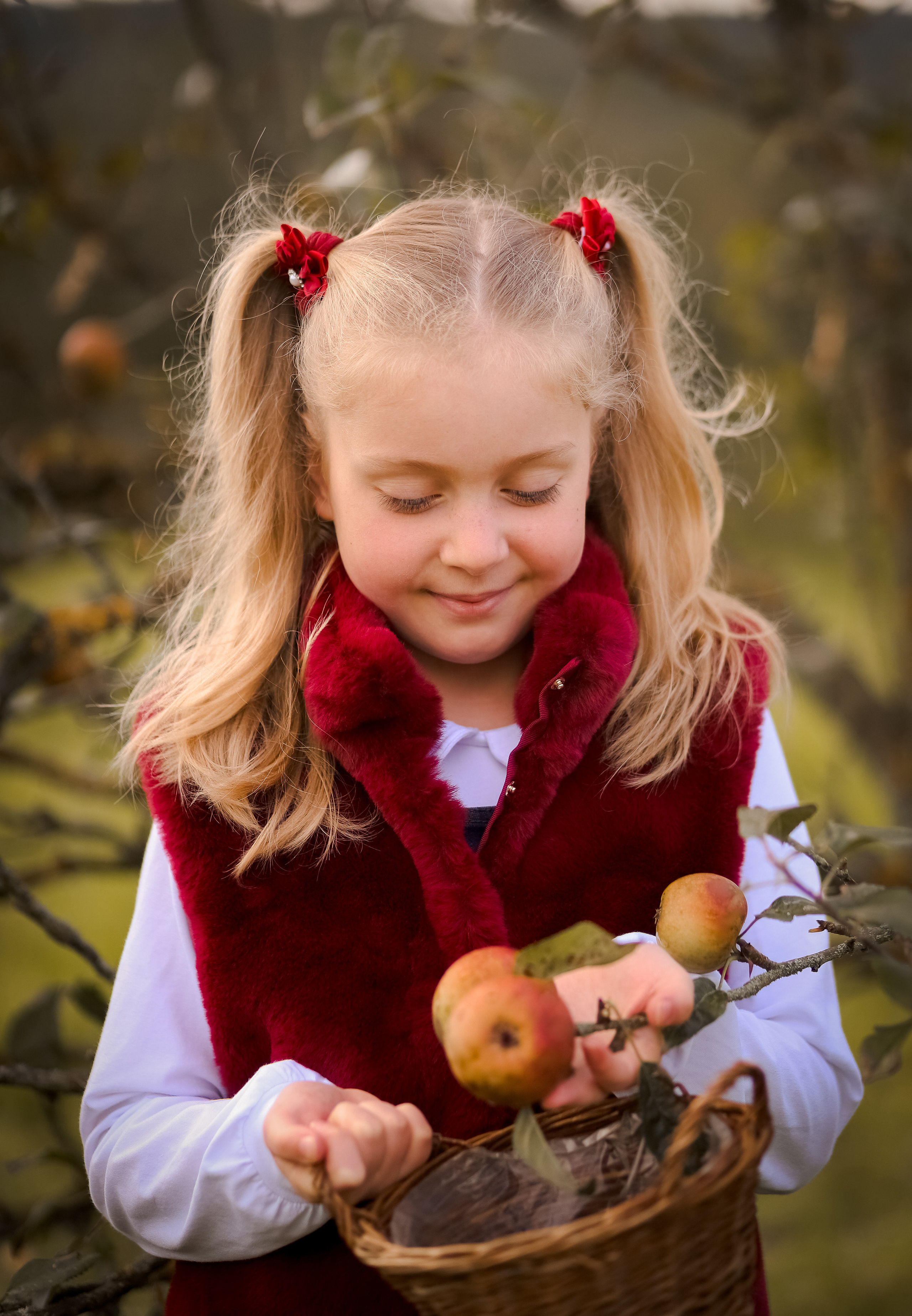 Apples. Family & children’s photographer in Herts & West London Iryna Blair