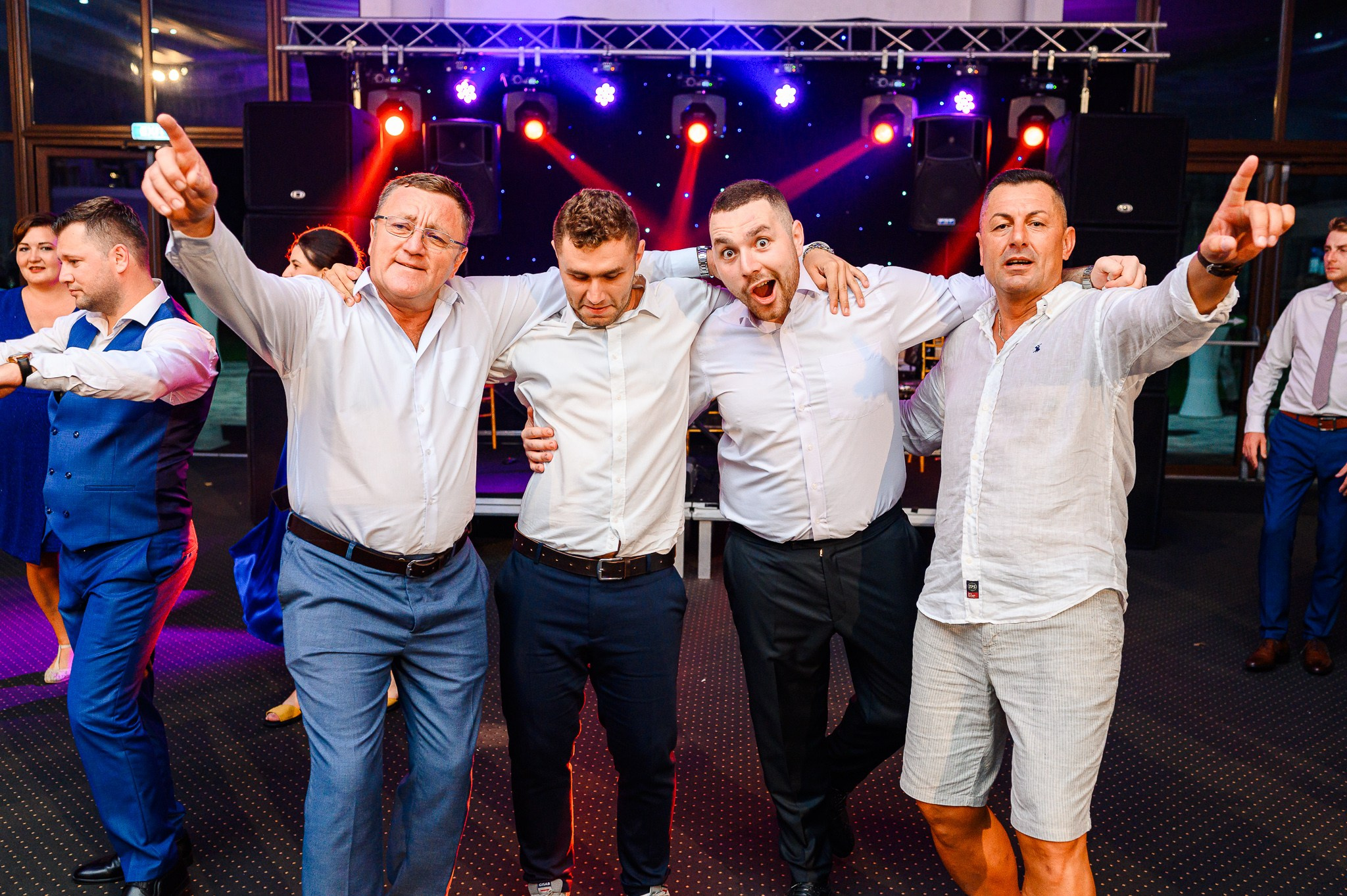 Carmen & Ciprian. Mugurel Olteanu Fotograf