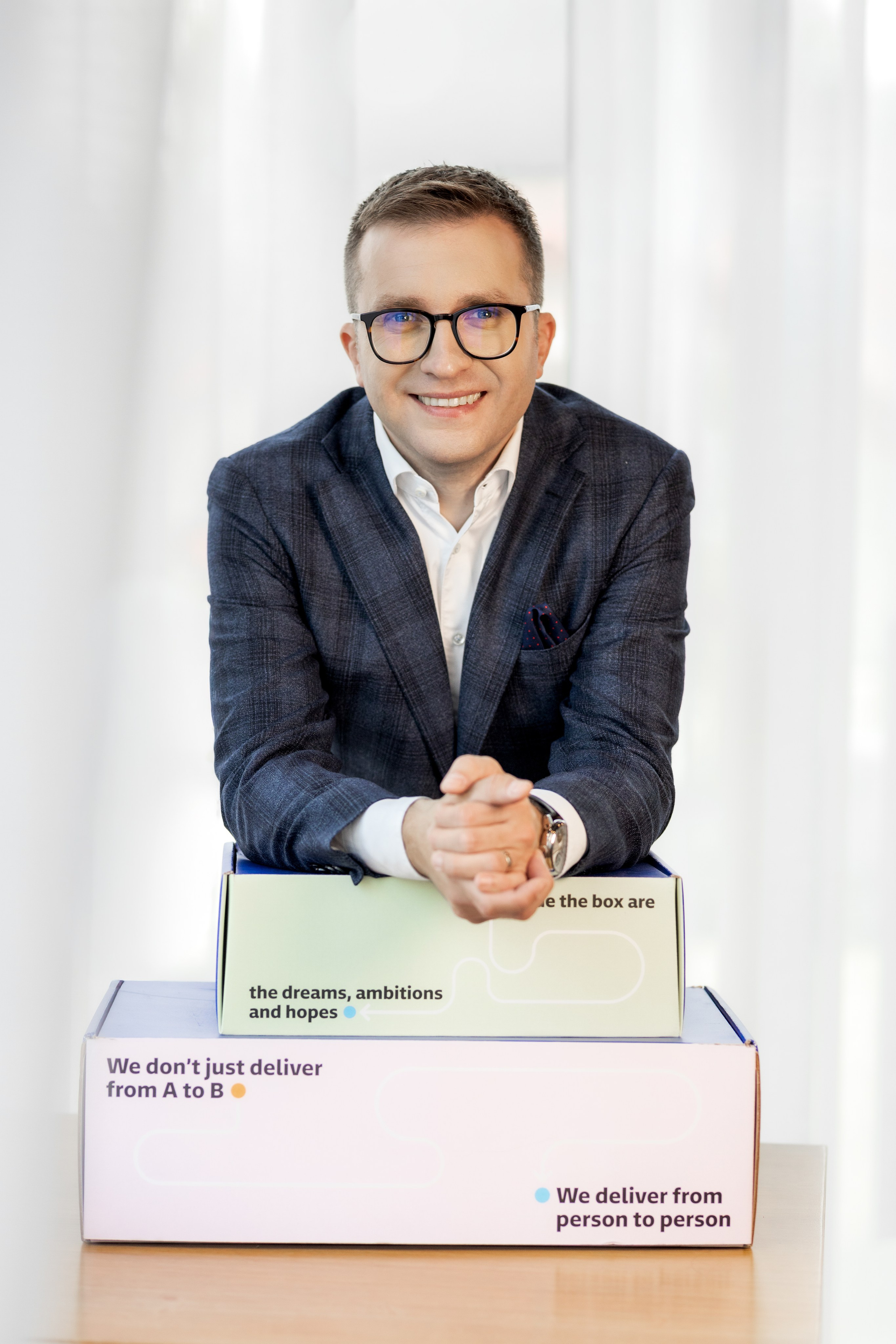 Portrétní fotografka Praha. Dana Lišková — Empatická fotografka | Introspektivní umělkyně | Neurodivergentní koučka| Zakladatelka Artepy.cz