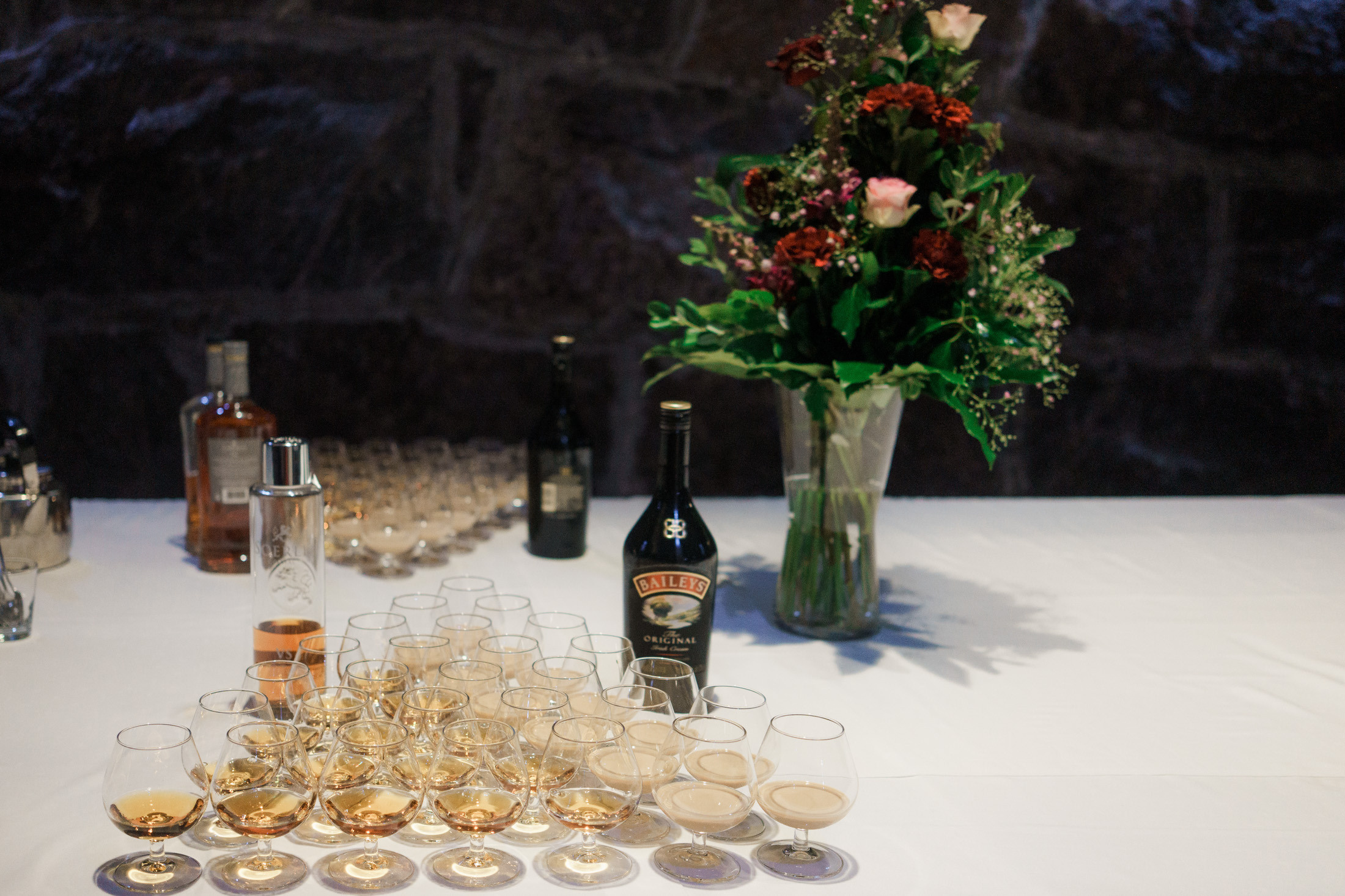 Heli&Sami, hääkuvaus Agroksenmäen holvikellari