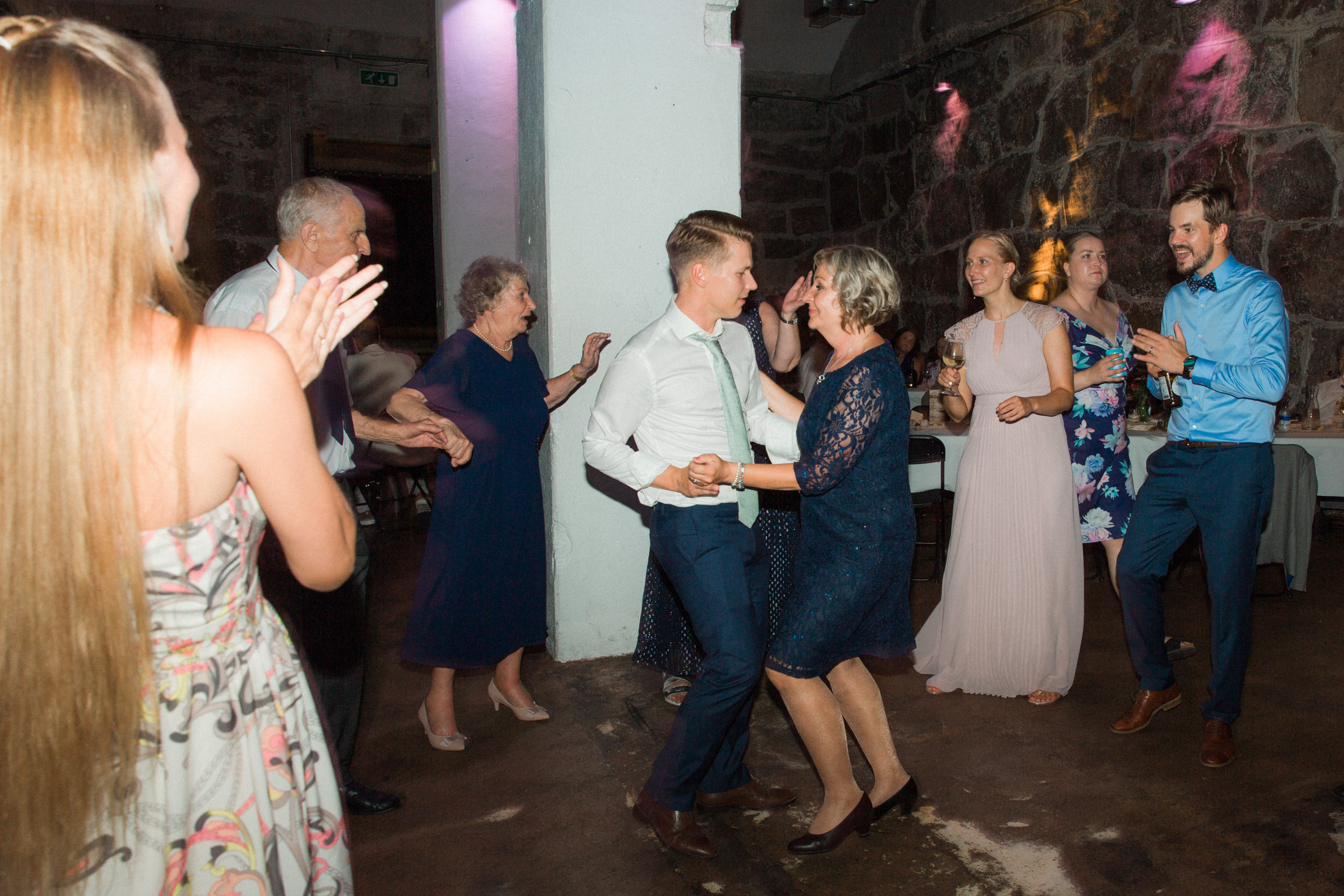 Heli&Sami, hääkuvaus Agroksenmäen holvikellari