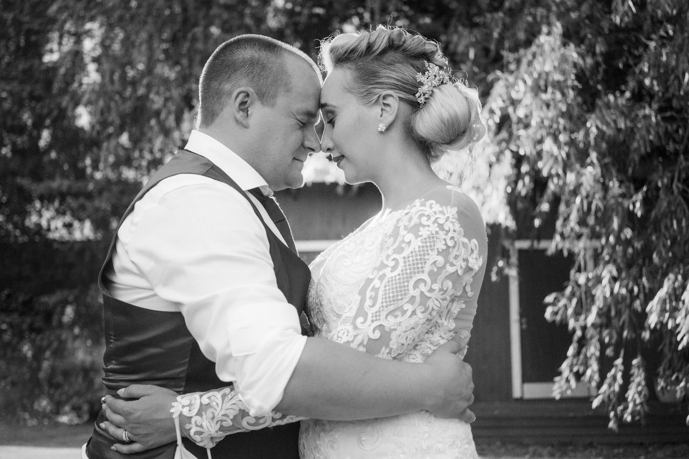 Heli&Sami, hääkuvaus Agroksenmäen holvikellari