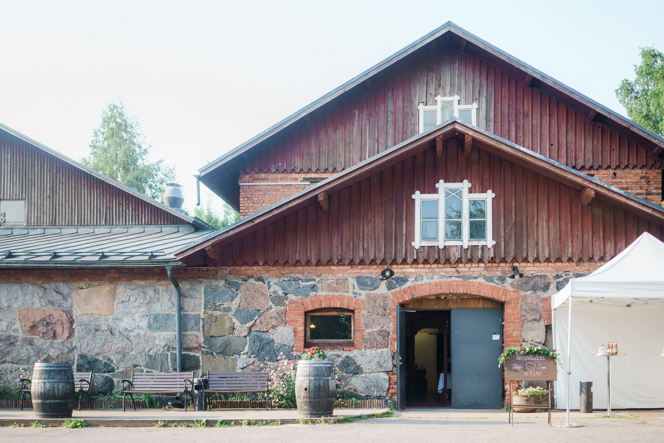 Heli&Sami, hääkuvaus Agroksenmäen holvikellari