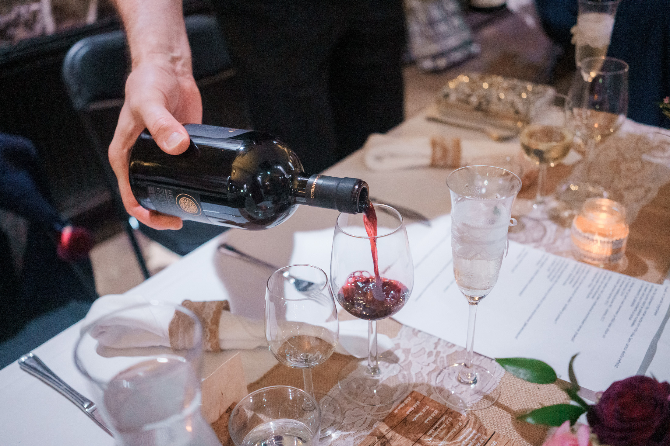 Heli&Sami, hääkuvaus Agroksenmäen holvikellari