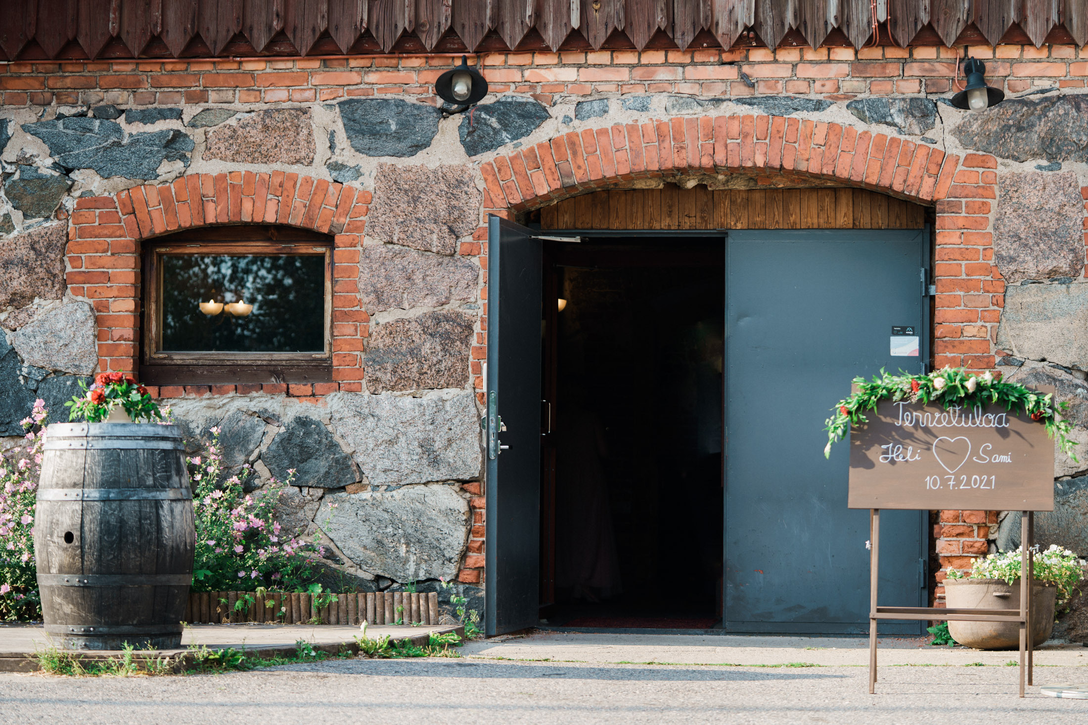 Heli&Sami, hääkuvaus Agroksenmäen holvikellari