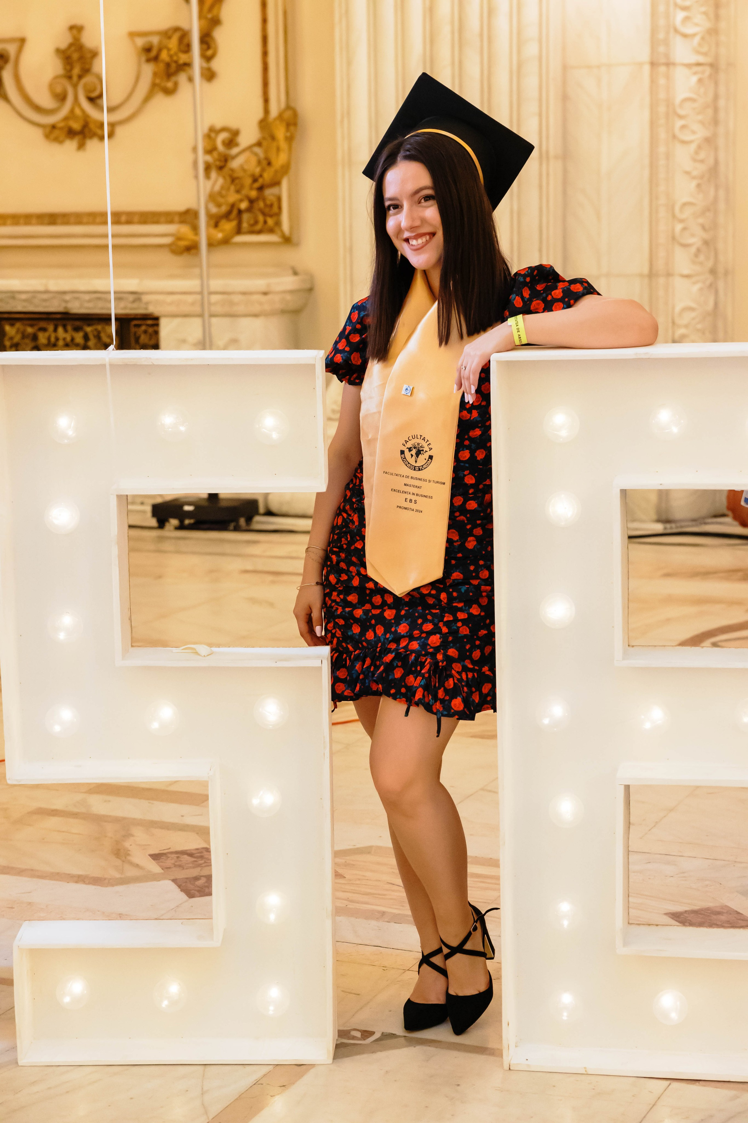 Festivitate de absolvire Universitatea ASE. MDimaFotoStudio. Fotograf de nuntă, evenimente private și de familie