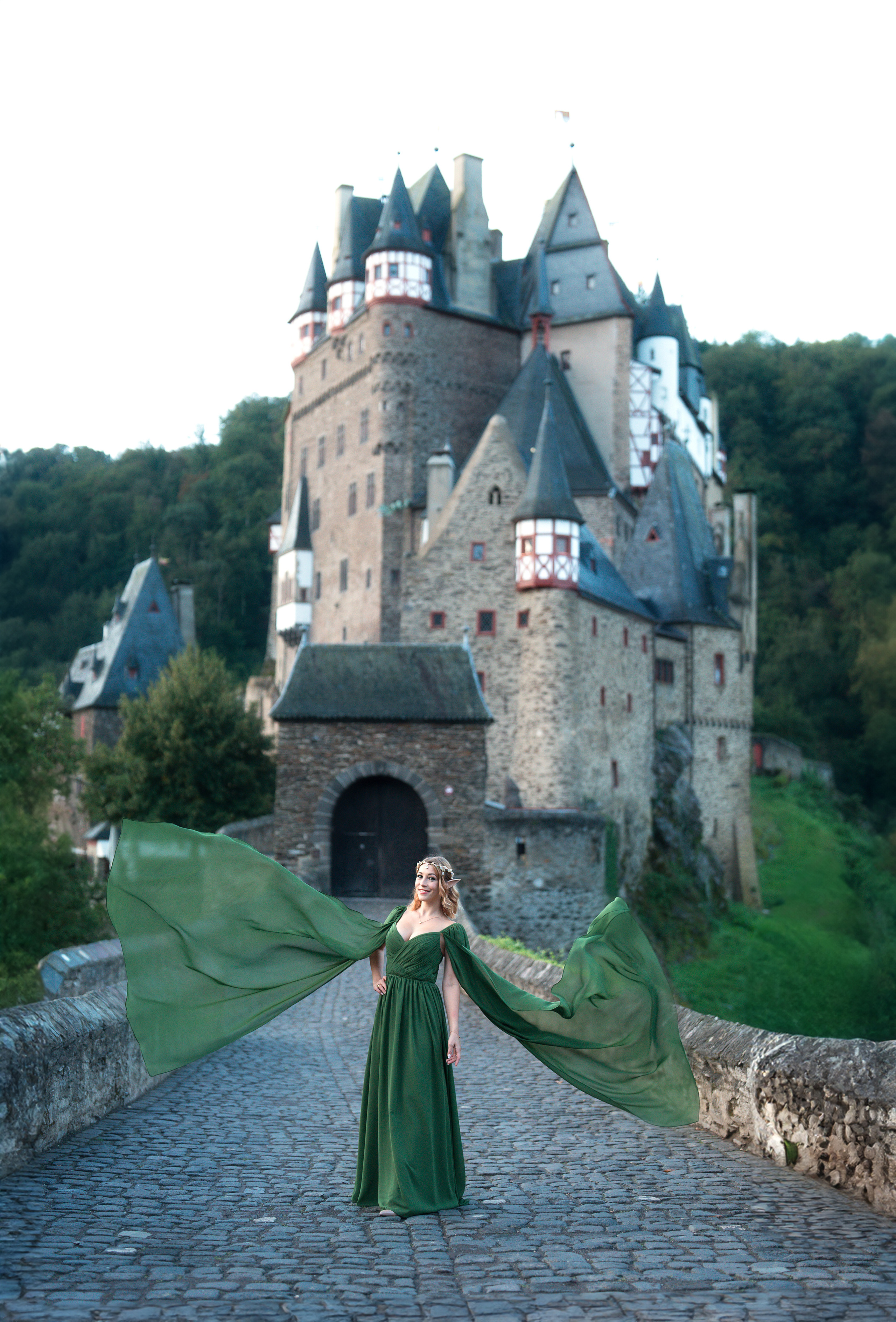 Fairytail shooting in the castle. Family, Lifestyle and Portrait photograher in Trier, Germany