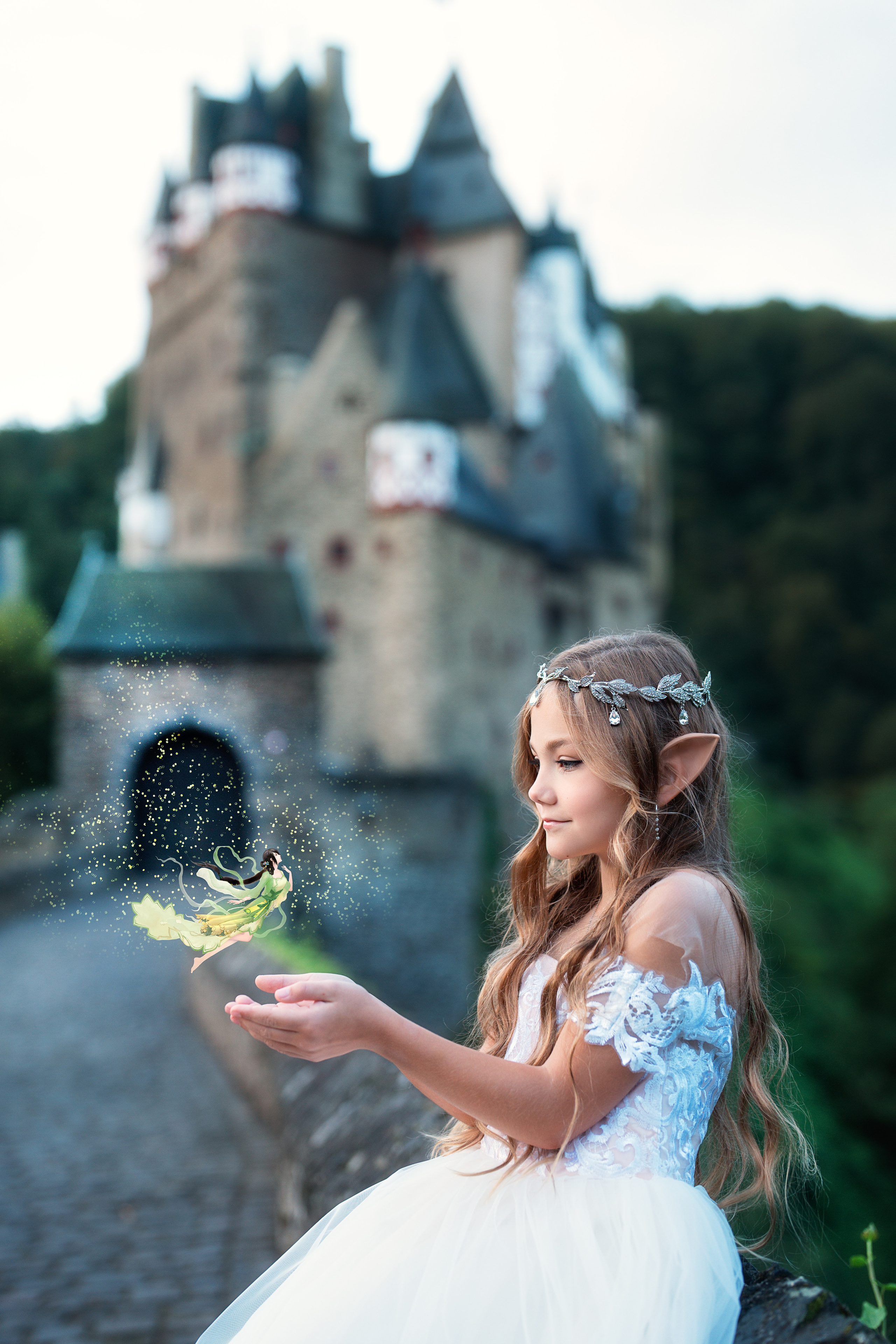 Fairytail shooting in the castle. Family, Lifestyle and Portrait photograher in Trier, Germany
