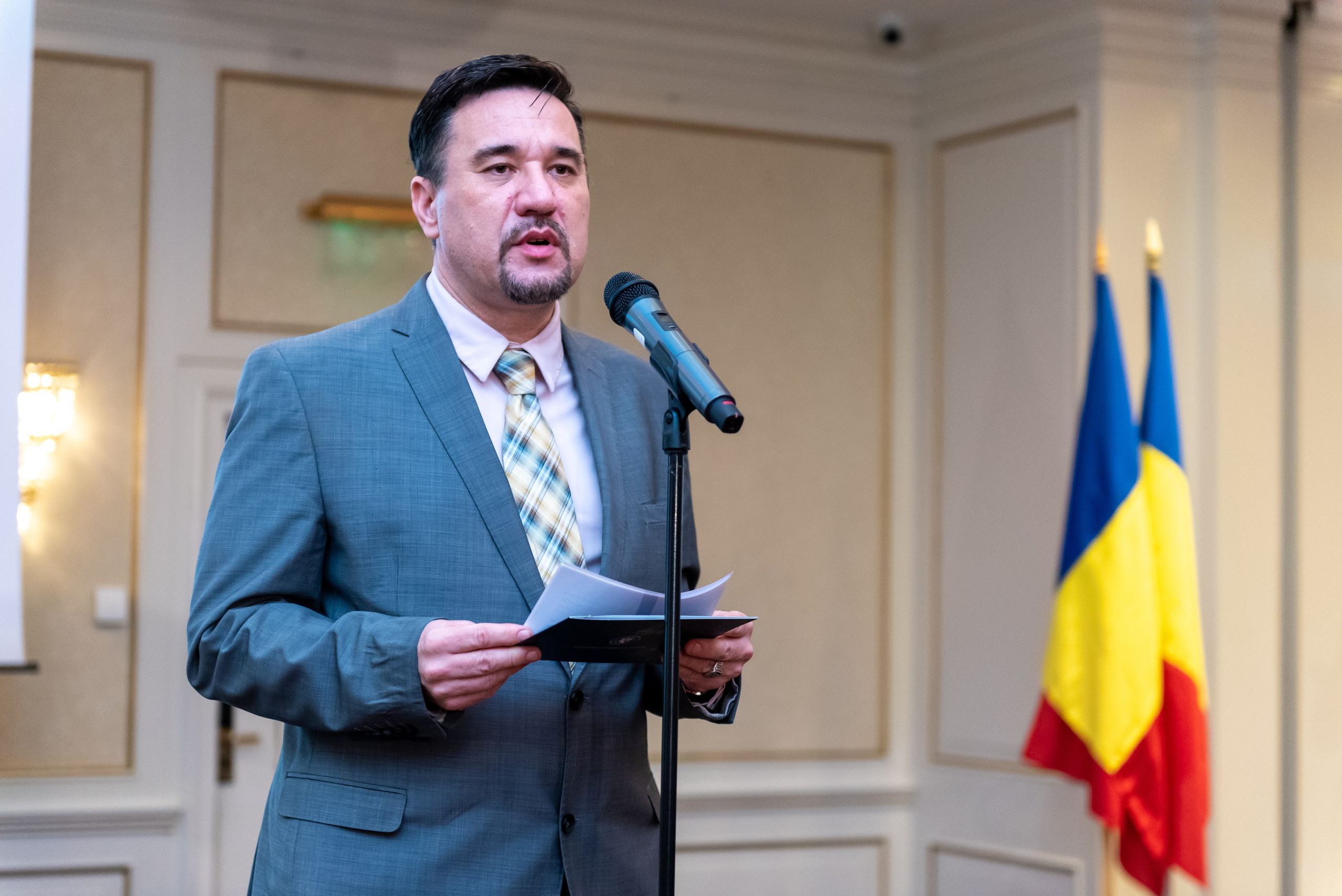 Corporate photographer, business photo session, corporate photographer price, Professional Services for Business Events, Business portraits, photos for events organized by companies, product photography, Bucharest business photos, Bucharest professional photos, Professional portrait photos, embassy events, product launch , fashion photography, fashion photography, workshops