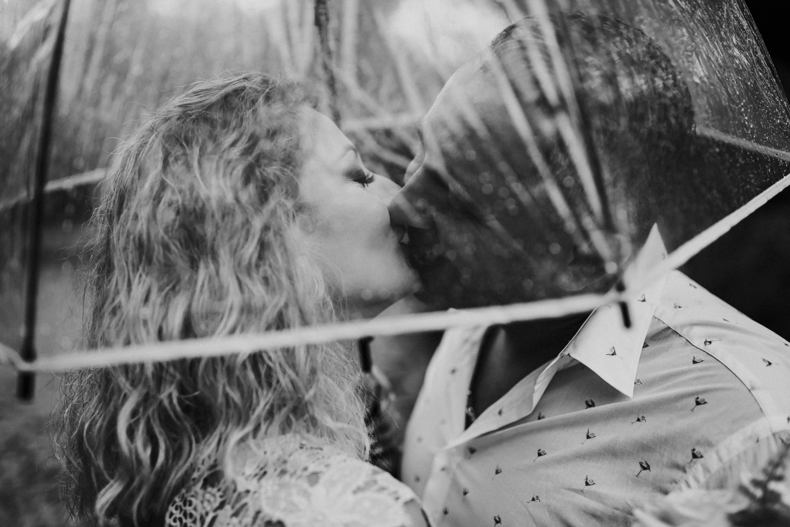 cununie civila bucuresti idei fotografii pe ploaie