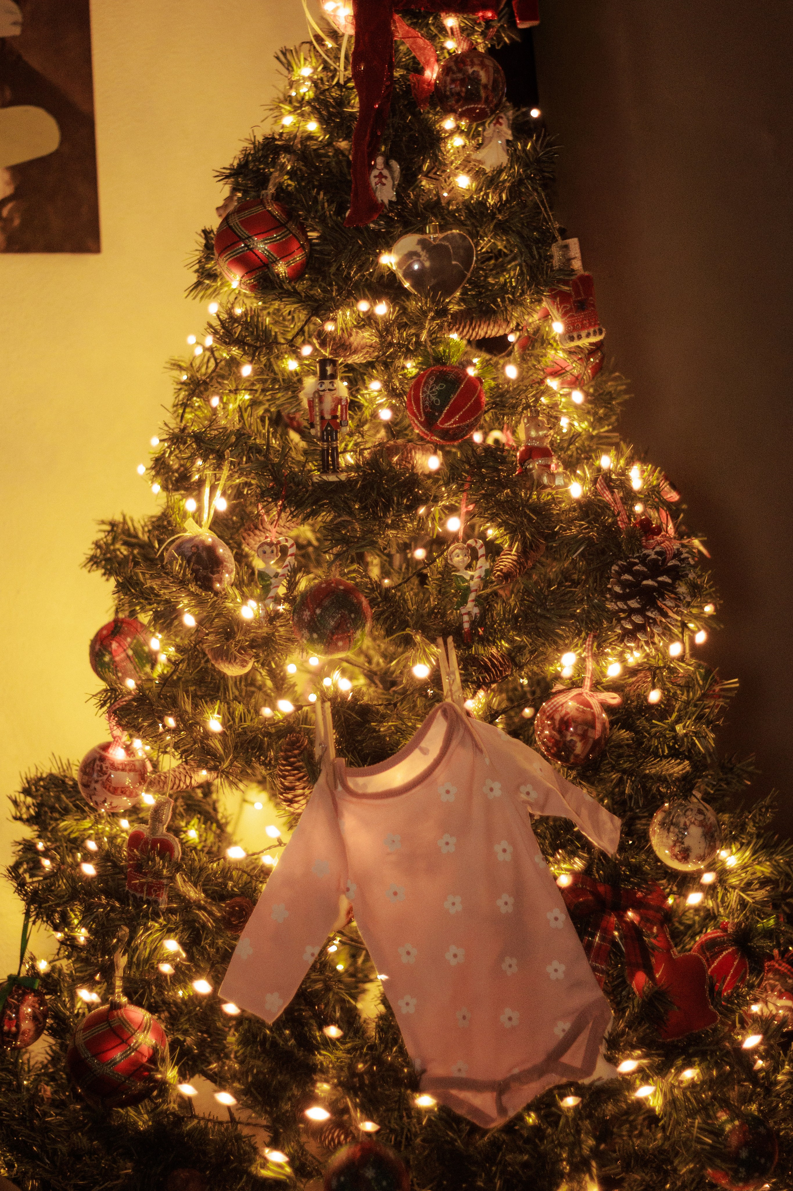 Pregnancy photoshoot for Dorothea. Photographer in Greece Kristina