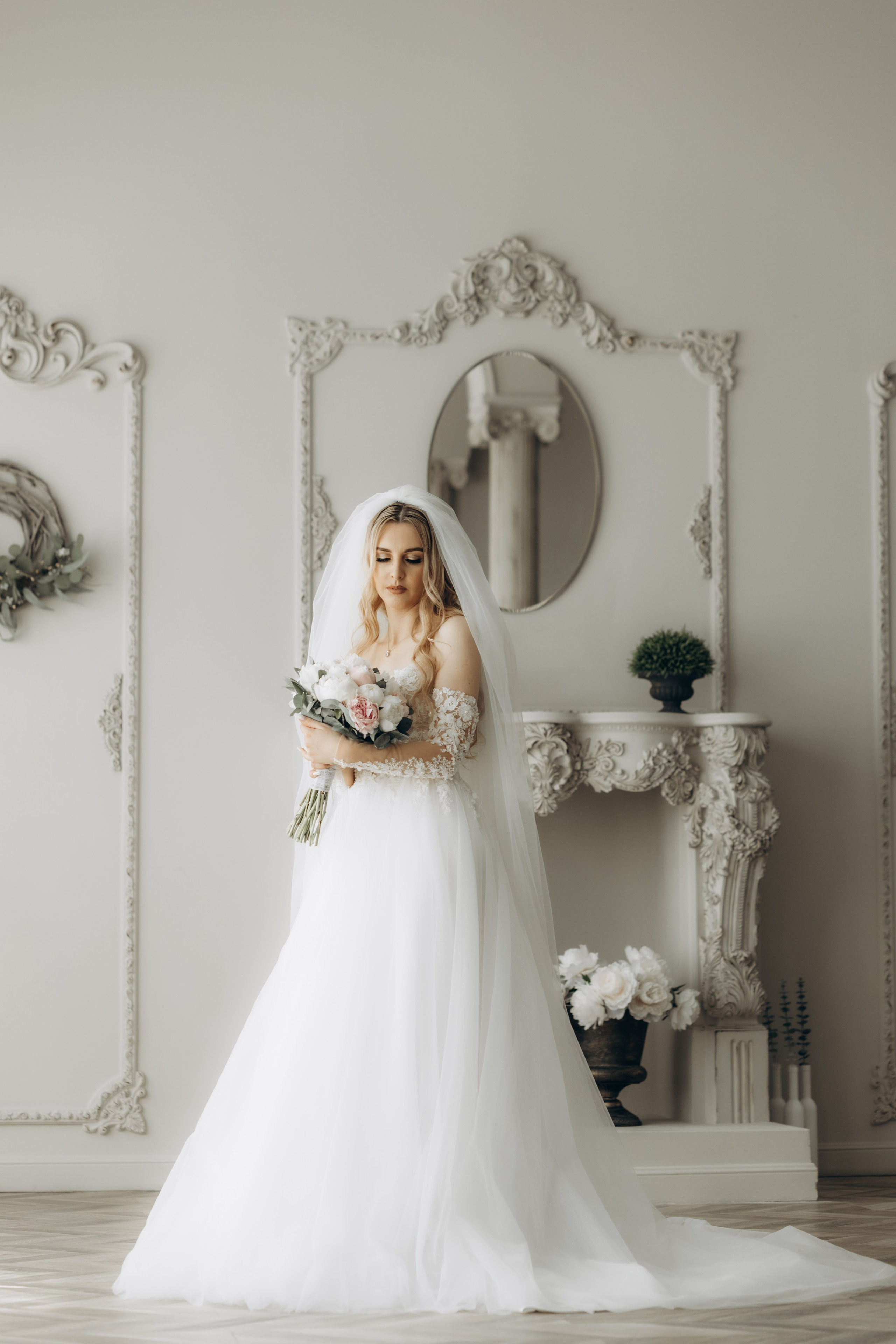 Nikolly & Constantin. Home