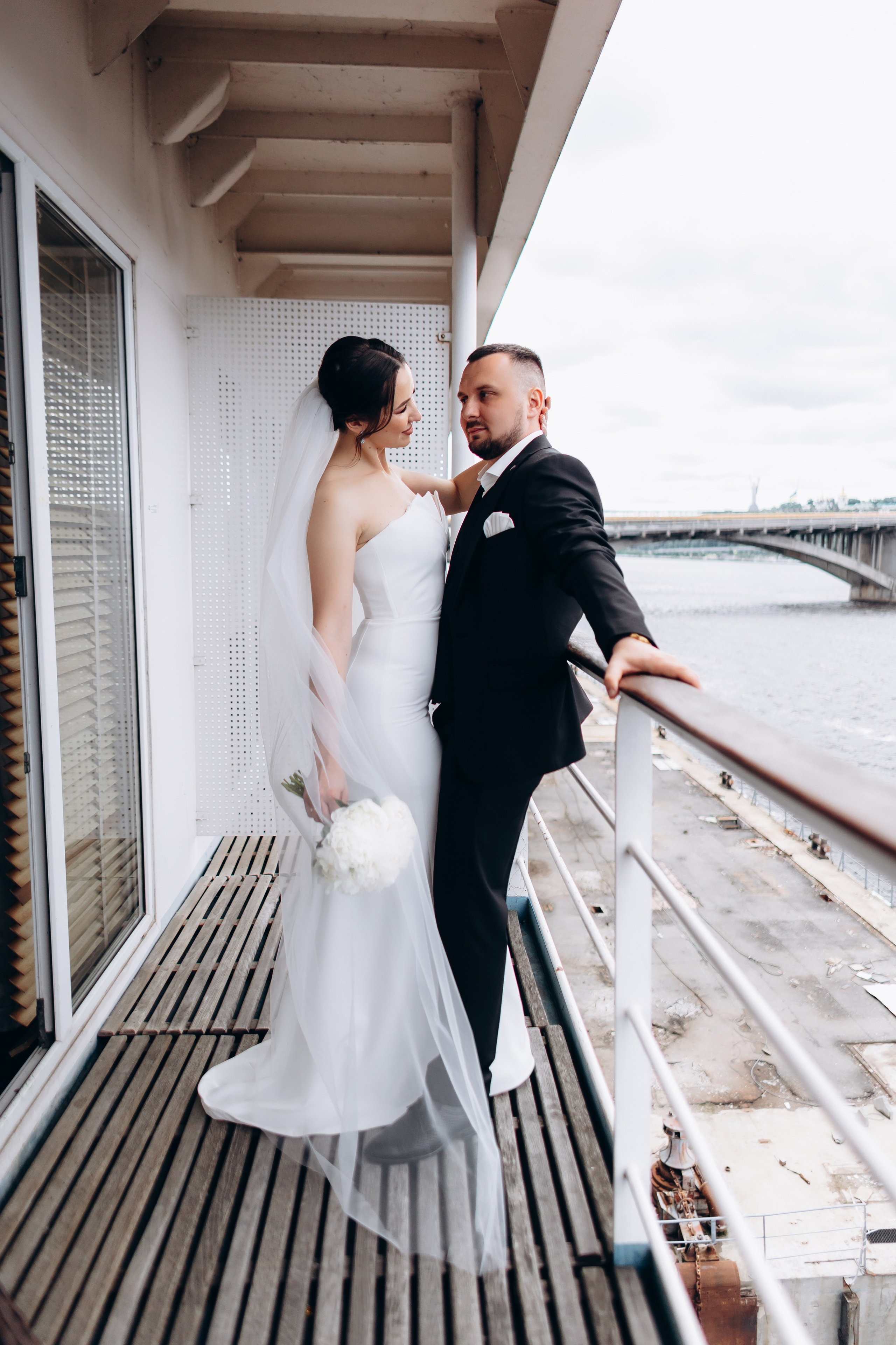 White Wedding. Wedding and Family Photograph