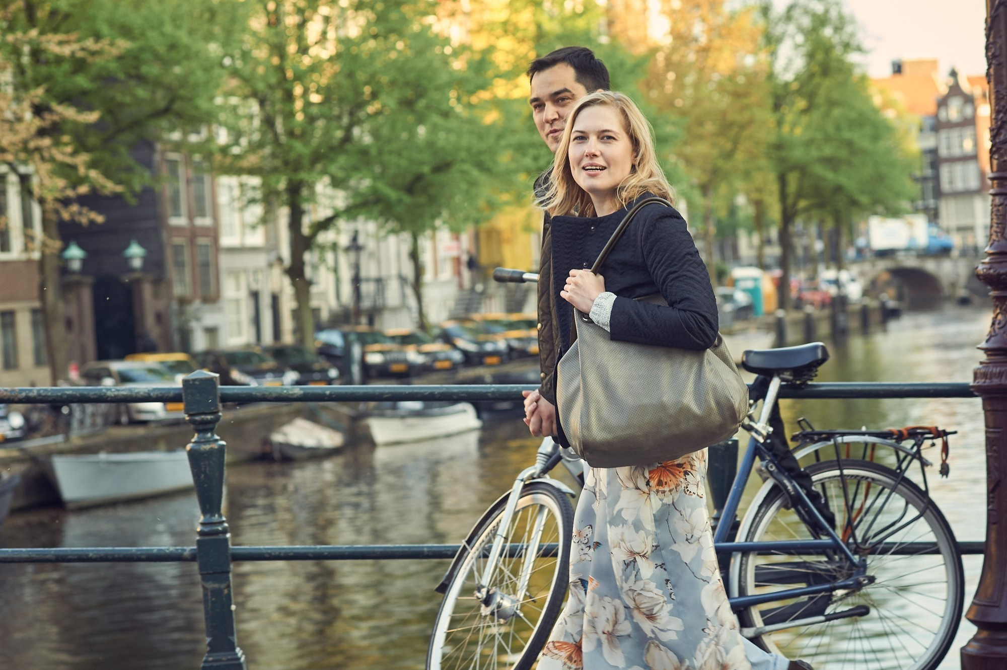 Аmsterdam Love story. Portret, trouw en familie fotograaf in Amsterdam en Almere