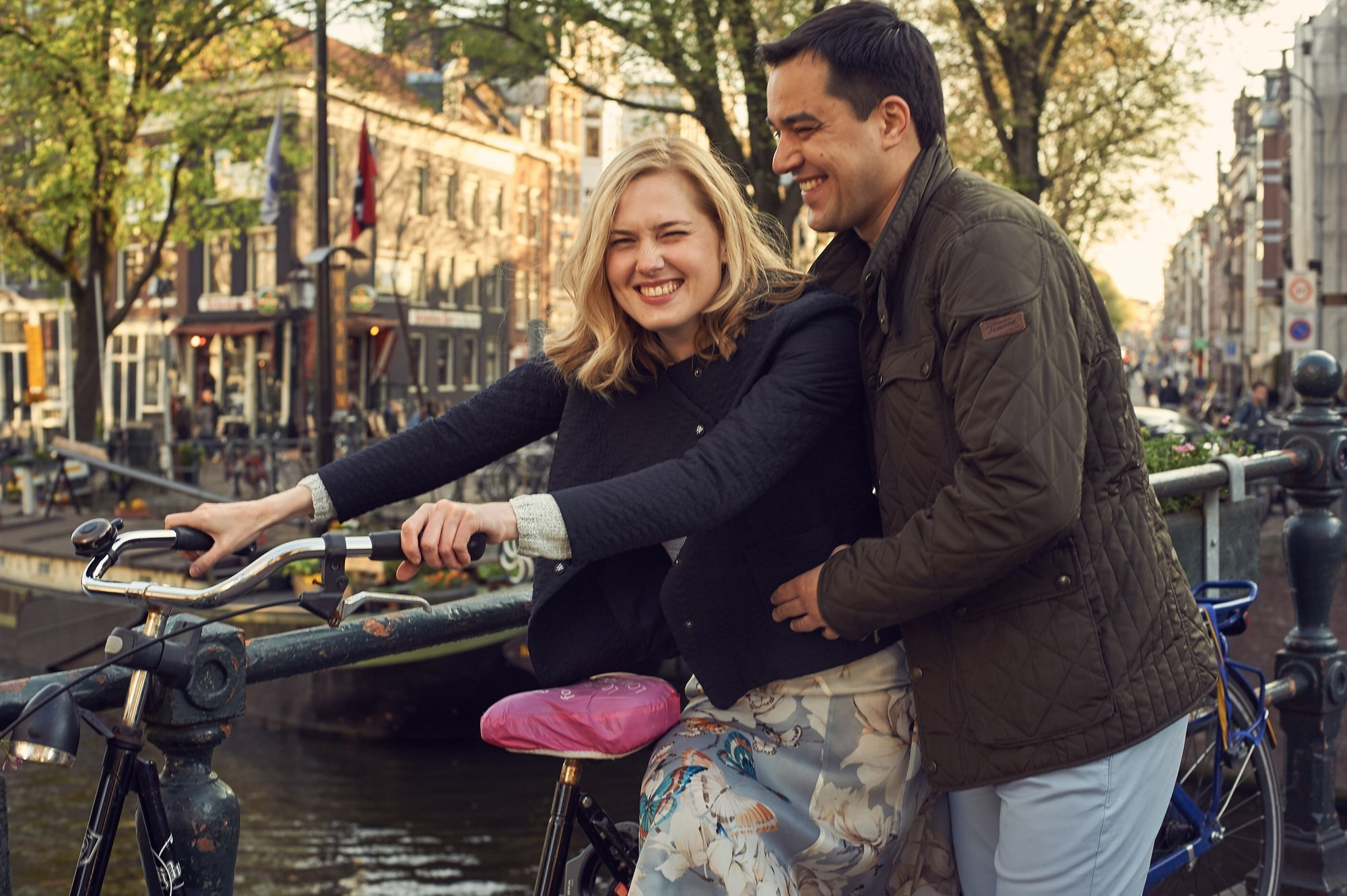 Аmsterdam Love story. Portret, trouw en familie fotograaf in Amsterdam en Almere