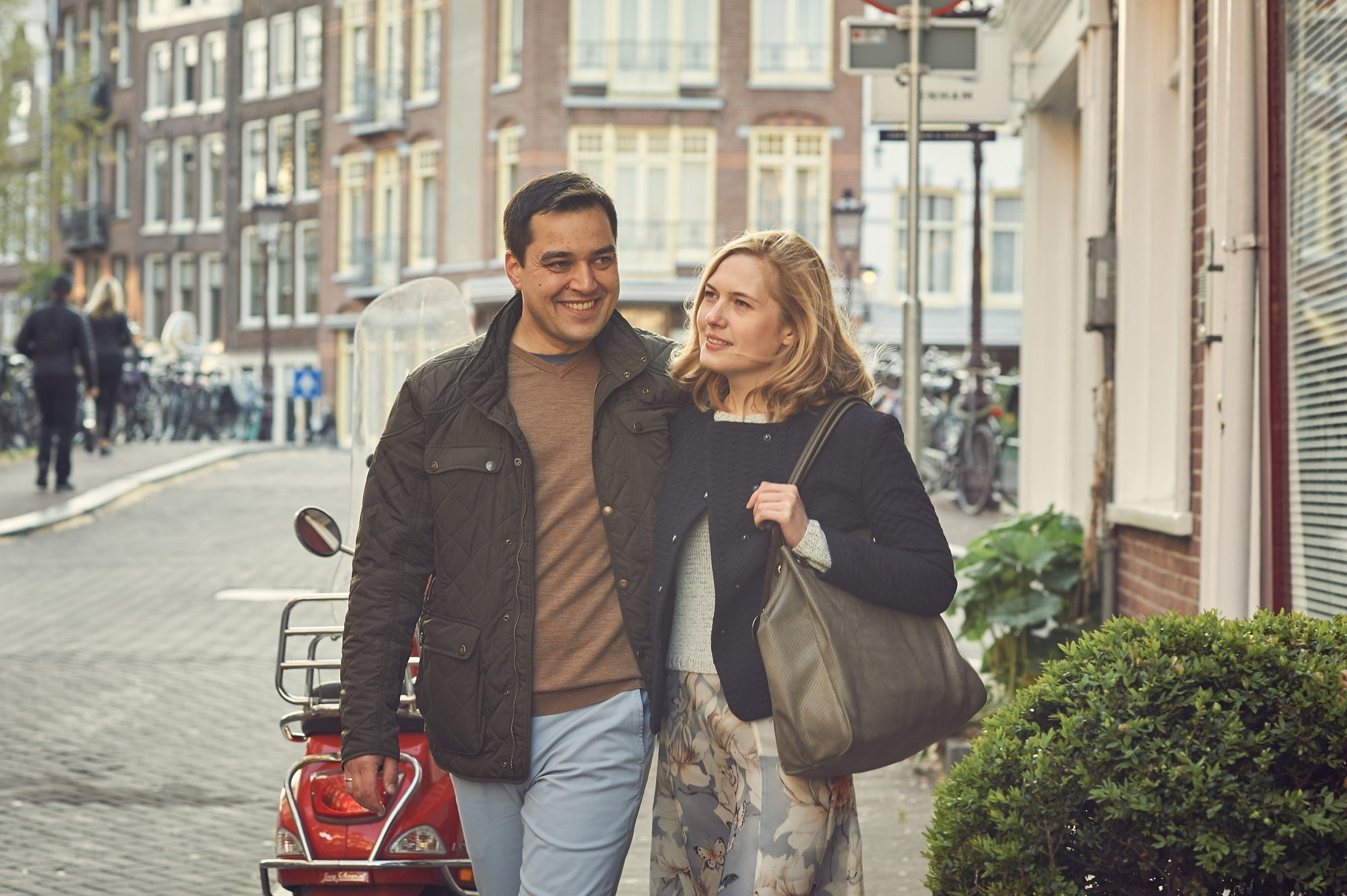 Аmsterdam Love story. Portret, trouw en familie fotograaf in Amsterdam en Almere