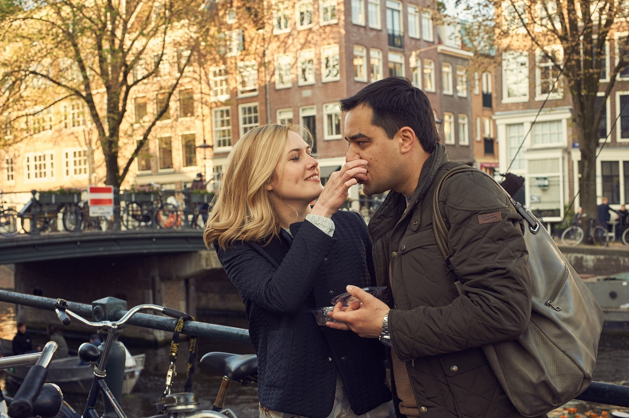 Аmsterdam Love story. Portret, trouw en familie fotograaf in Amsterdam en Almere