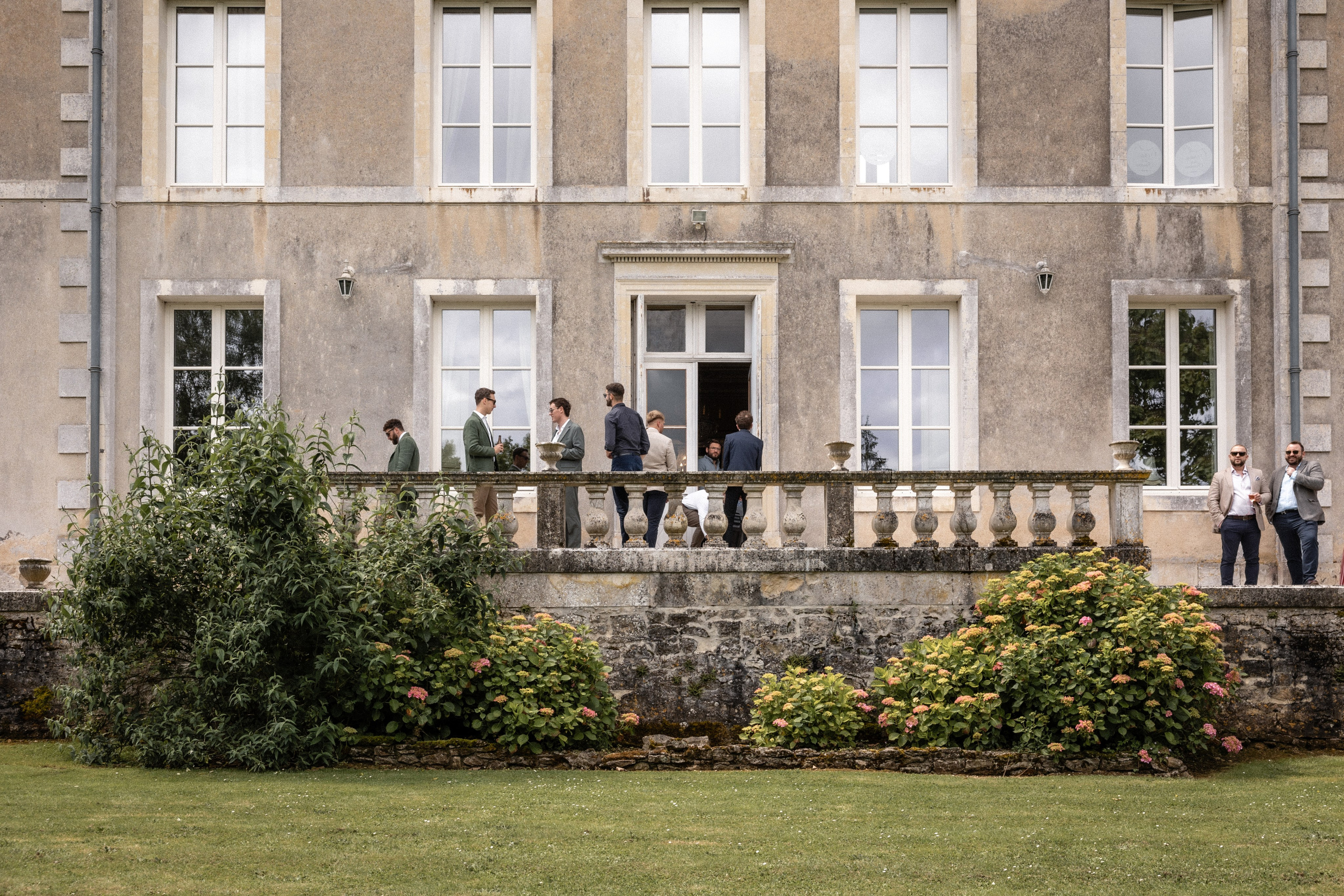 Olivia & Robbie. Wedding in South West of France at Chateau de la Borderie. Benest. Eugenie Smirnova — wedding, corporate and lifestyle photographer in Toulouse and Southwest France