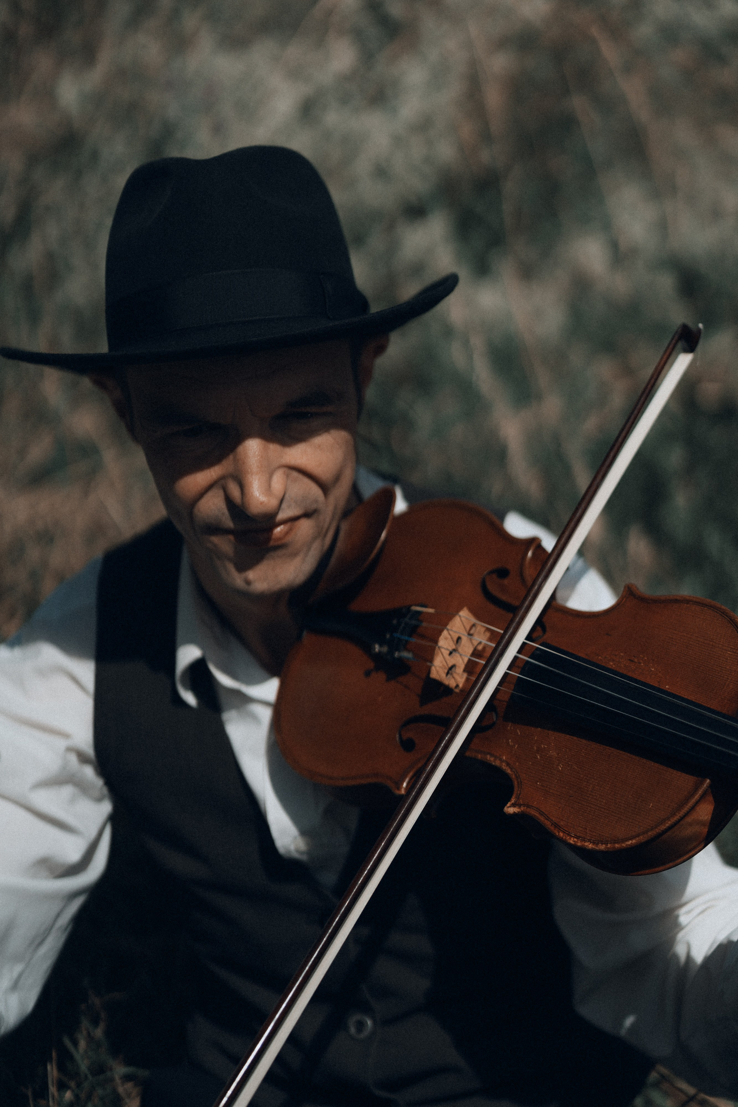 Violinist mit schwarzem Hut, Ziganimo Band in Dresden