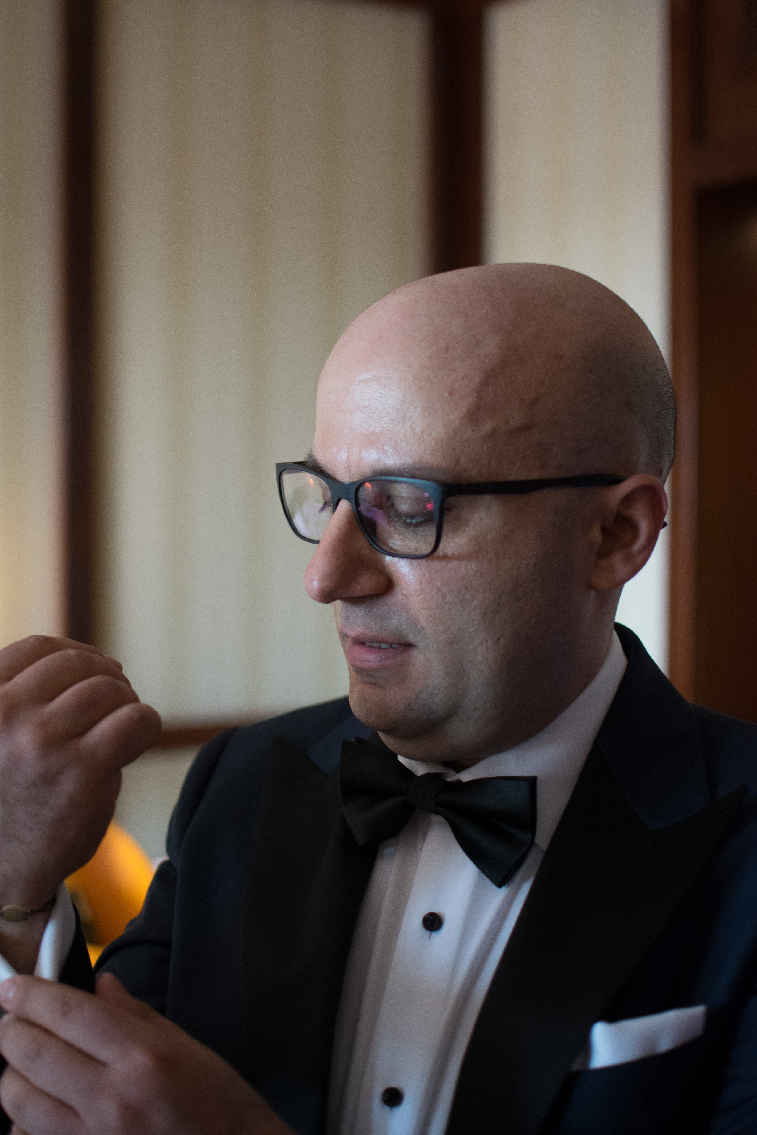 Sedinta foto la restaurant, fotografii de nunta, fotograf de nunta bucuresti, fotografii nunta in restaurant, pozing mireasa, obiceiuri, fotografie profesionala nunta, poze fashion, hotel intercontinental