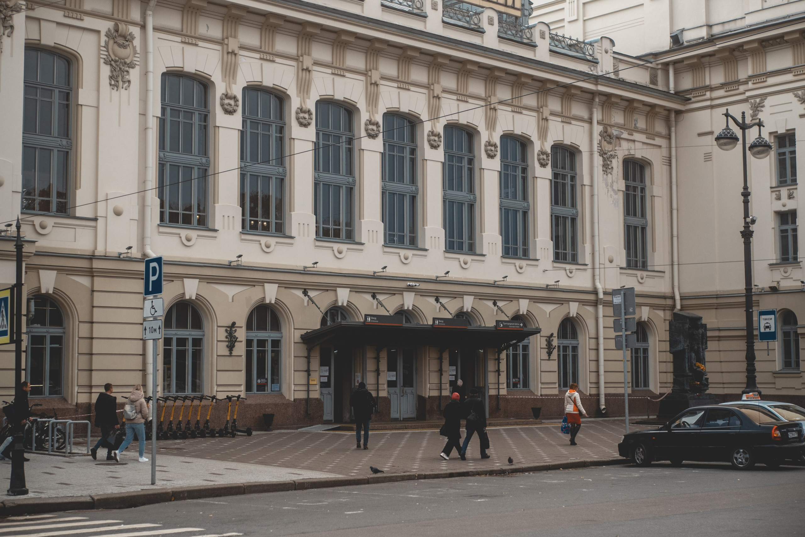 Saint-Petersbourg. Photographe sur Cote d’Azur. Portraits de familles, couples, enfants, événements