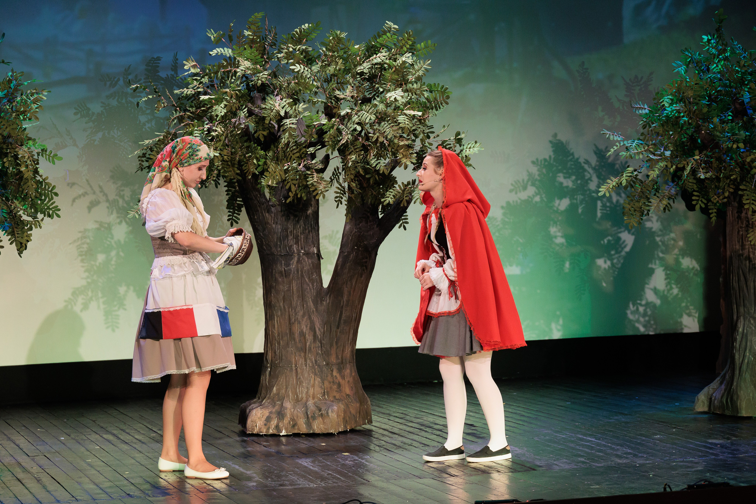 Povestea Scufita Rosie. Clounella. ✔️ Servicii foto si video in Chisinau Moldova - Cinematic.md