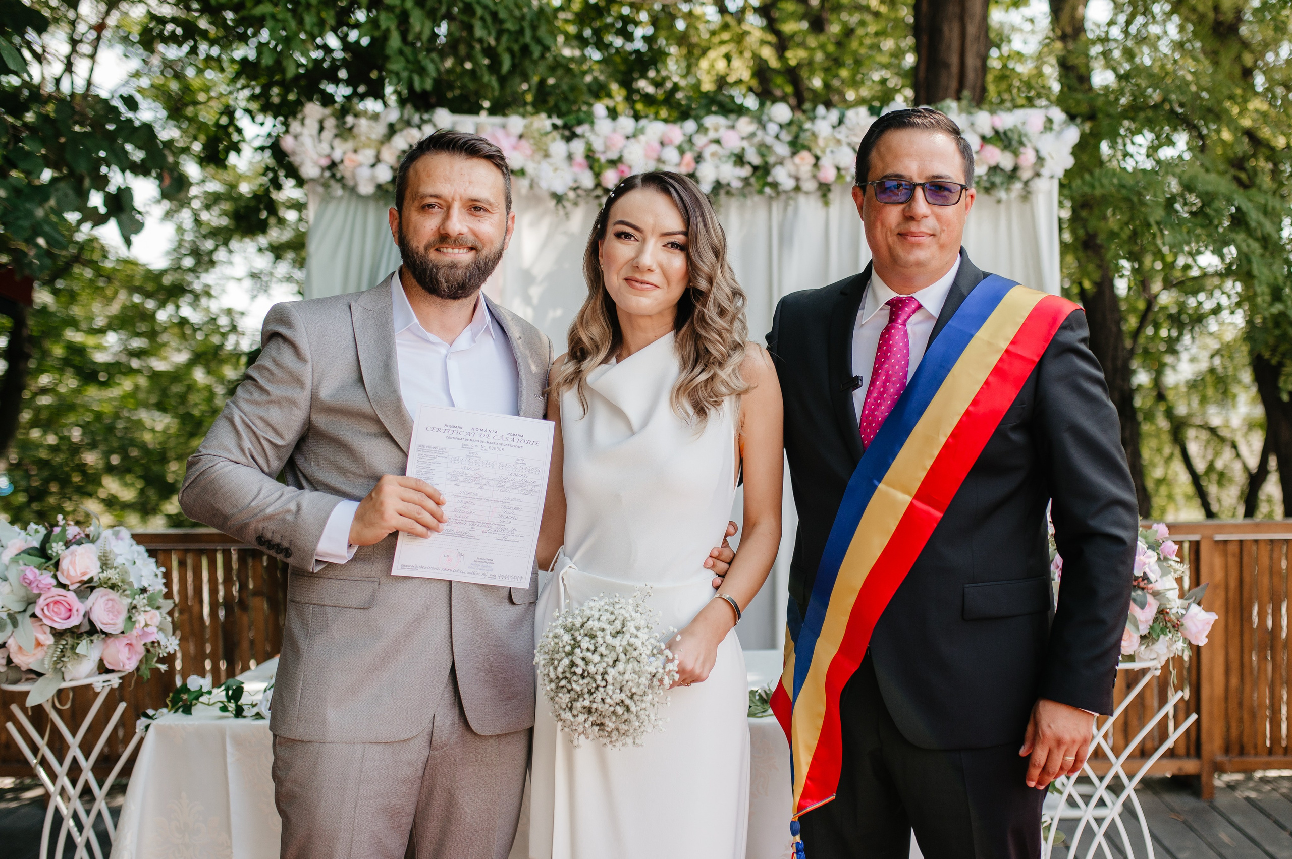 Cununie civila in aer liber si sedinta foto de cuplu. Proud Vision Weddings | Wedding Photography & Film — Servicii profesionale Foto Video Nunta Iasi