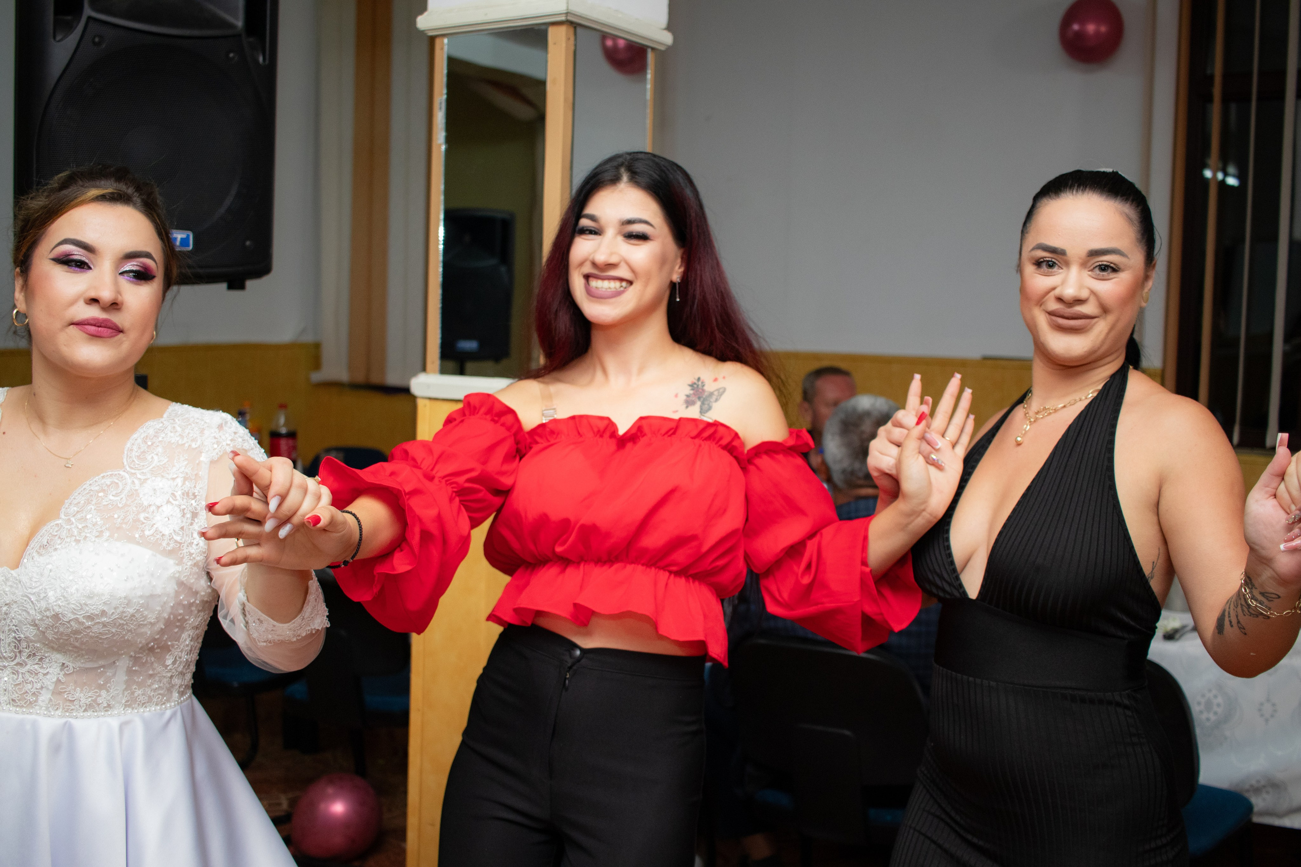 Ramona & Sebi. Fotograf si videograf — evenimente si studio