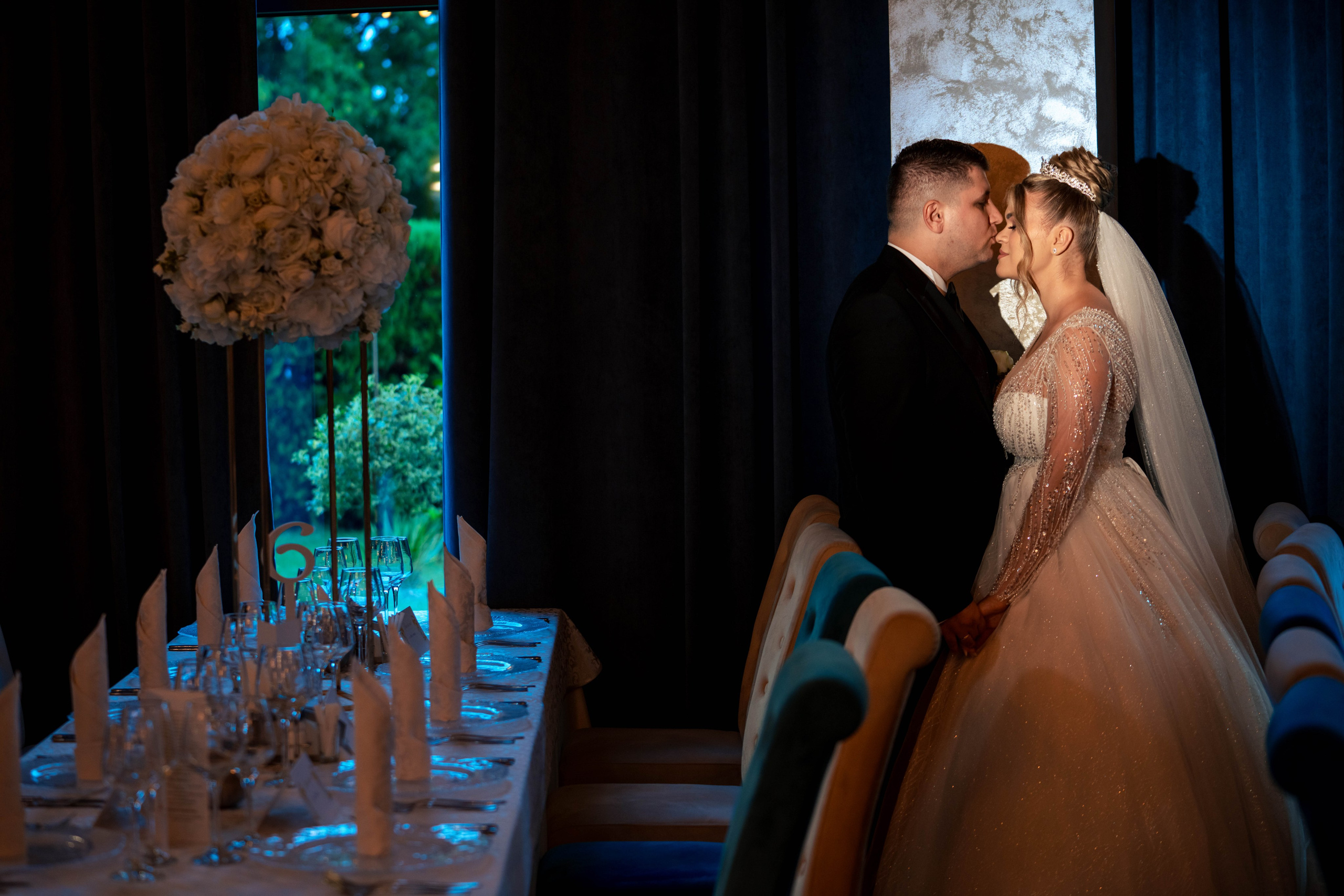 Andreea, Damian si Aris. Acasă