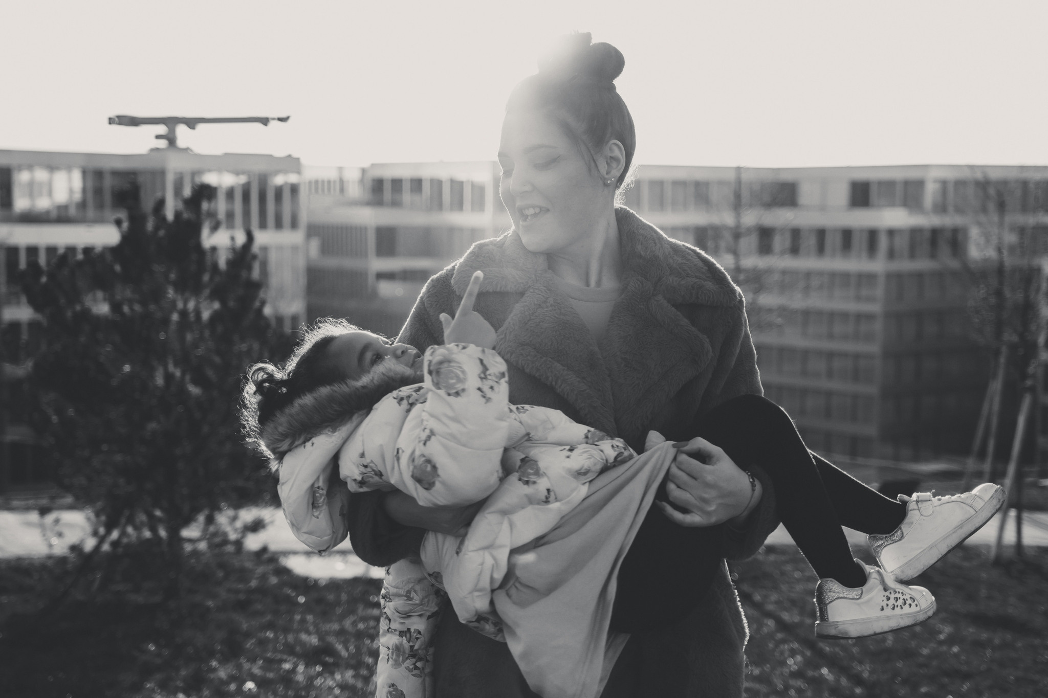 JESSICA AND MIA | FAMILY PHOTOSHOOT | ZÜRICH. HOME