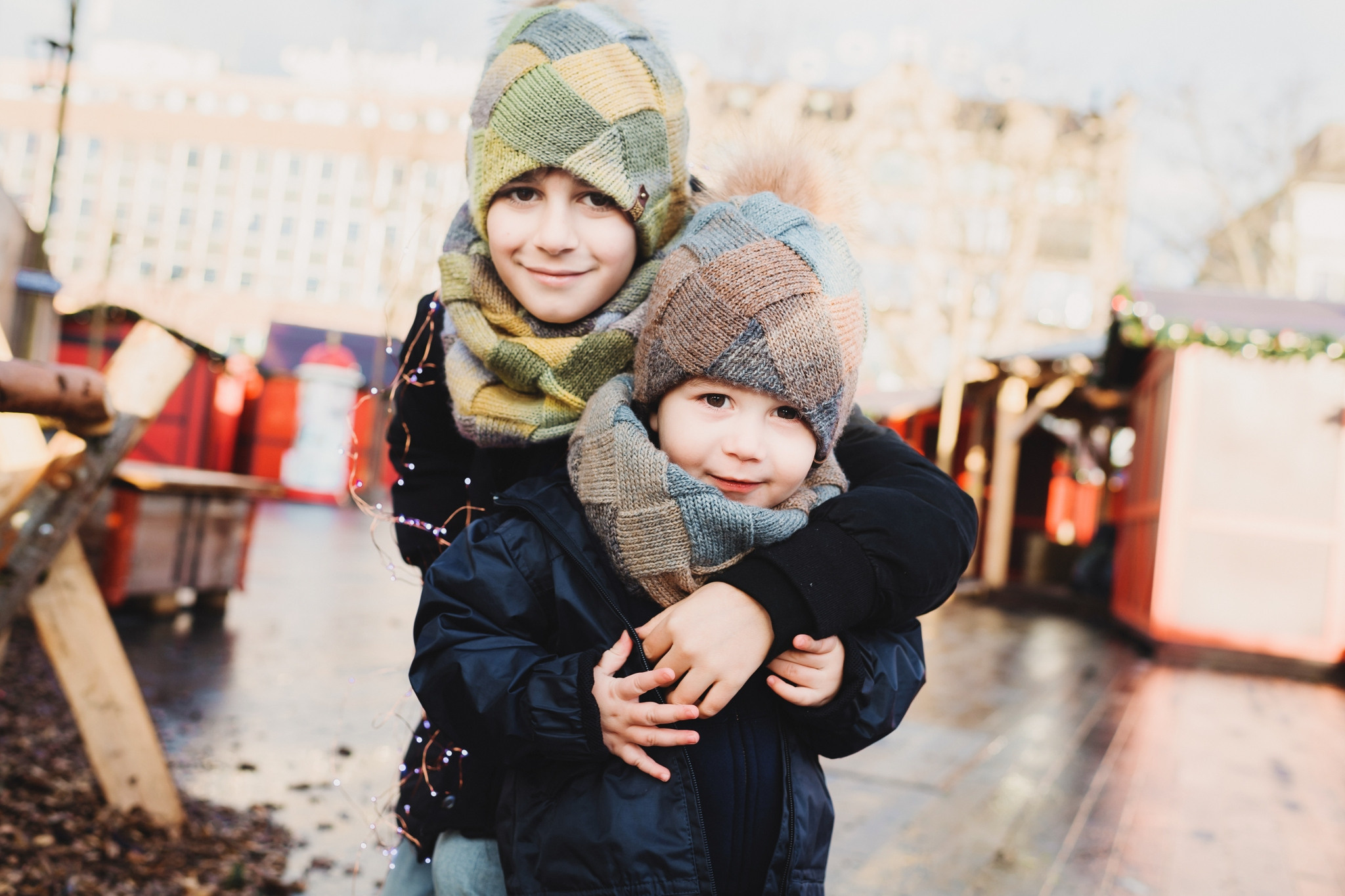 SABINA, NEBOJSA, PHILIPP AND KEMRAN | CHRISTMAS FAMILY PHOTOSHOOT | ZÜRICH. HOME