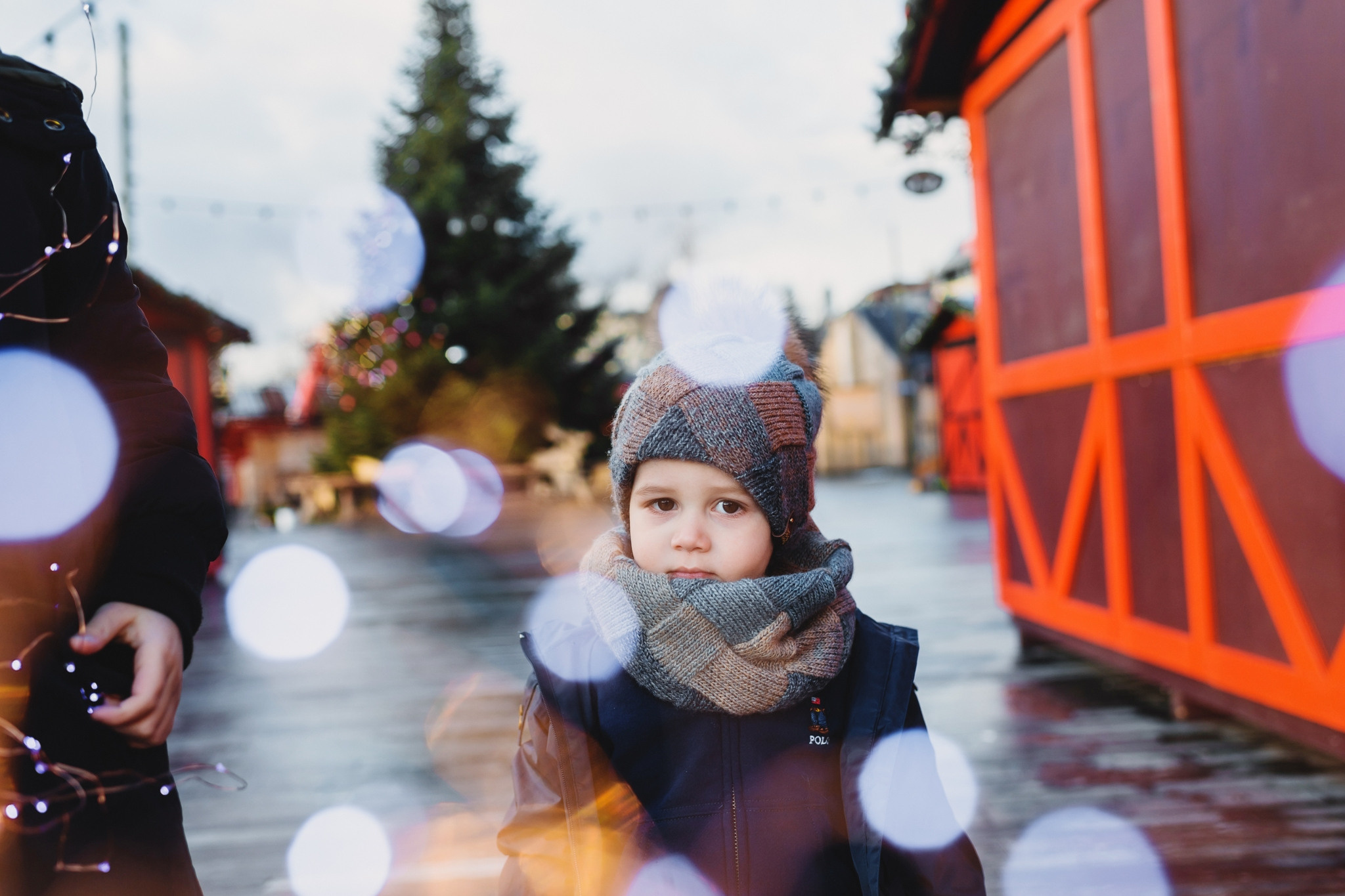 SABINA, NEBOJSA, PHILIPP AND KEMRAN | CHRISTMAS FAMILY PHOTOSHOOT | ZÜRICH. HOME