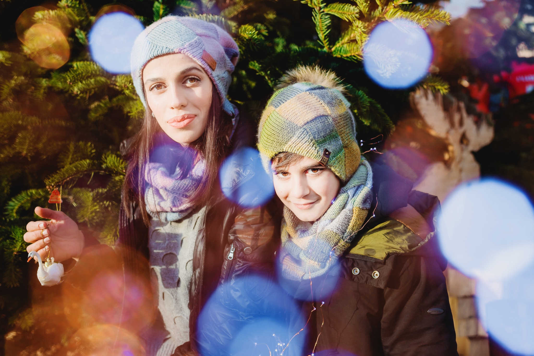 SABINA, NEBOJSA, PHILIPP AND KEMRAN | CHRISTMAS FAMILY PHOTOSHOOT | ZÜRICH. HOME