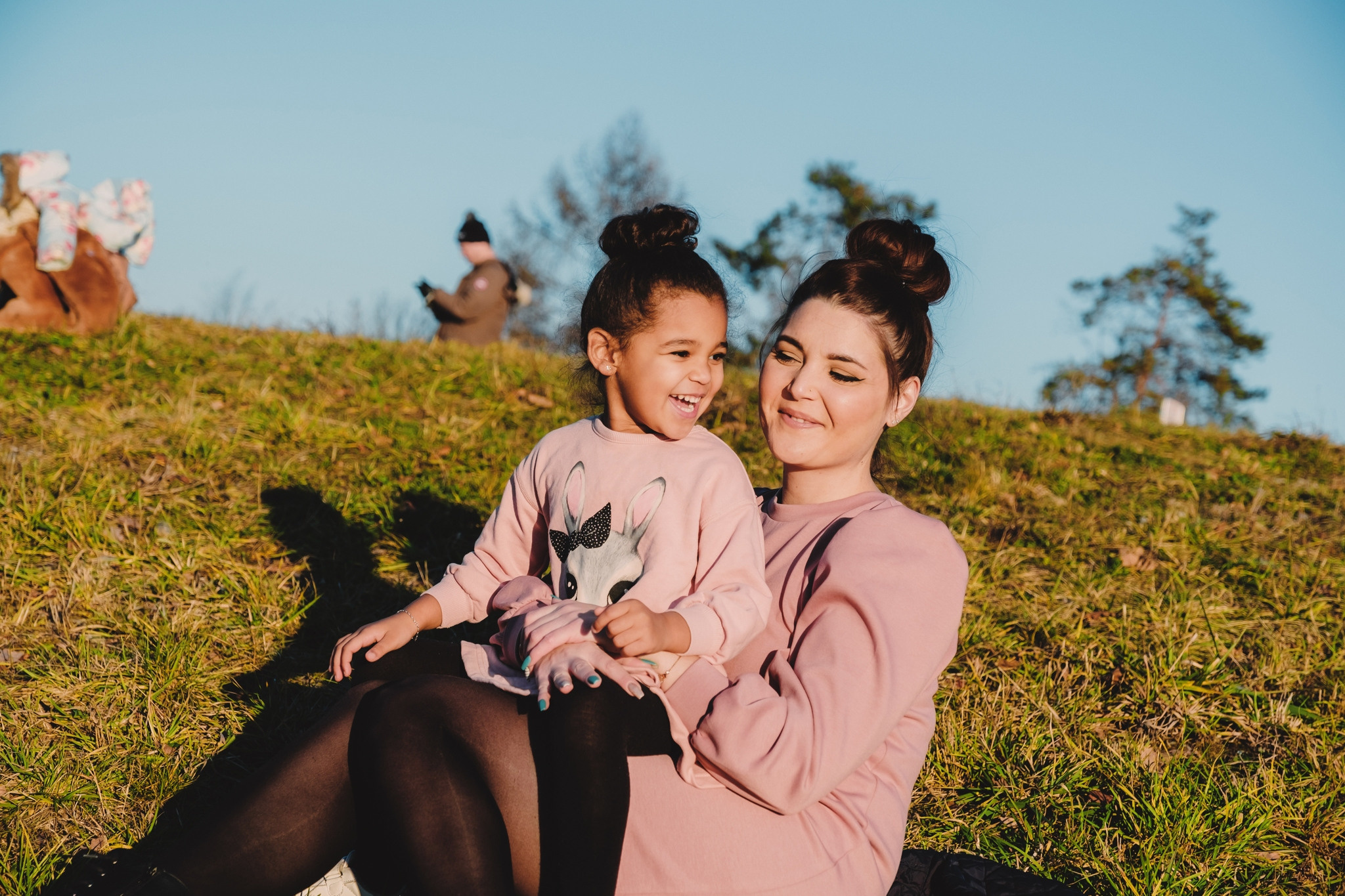 JESSICA AND MIA | FAMILY PHOTOSHOOT | ZÜRICH. HOME